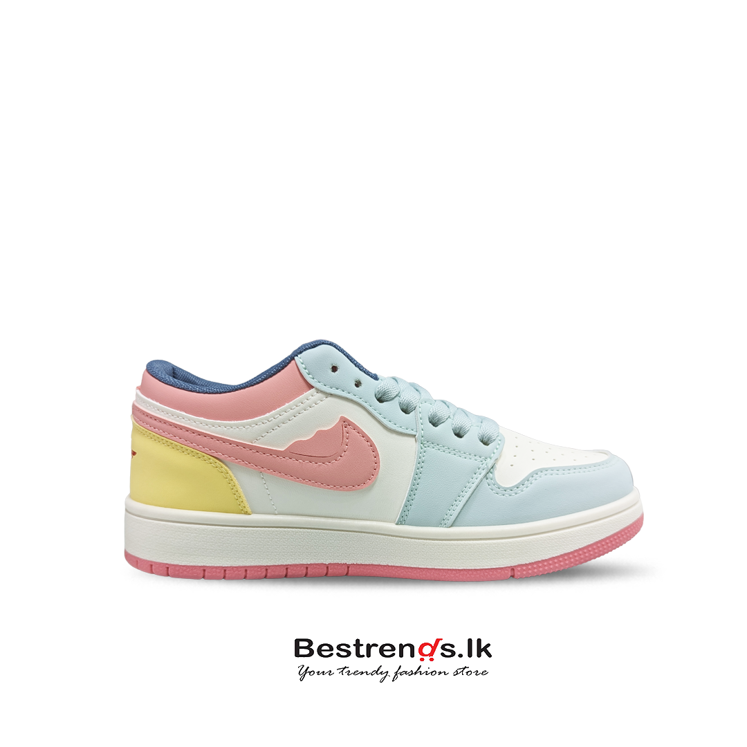 Ladies Sneakers J80