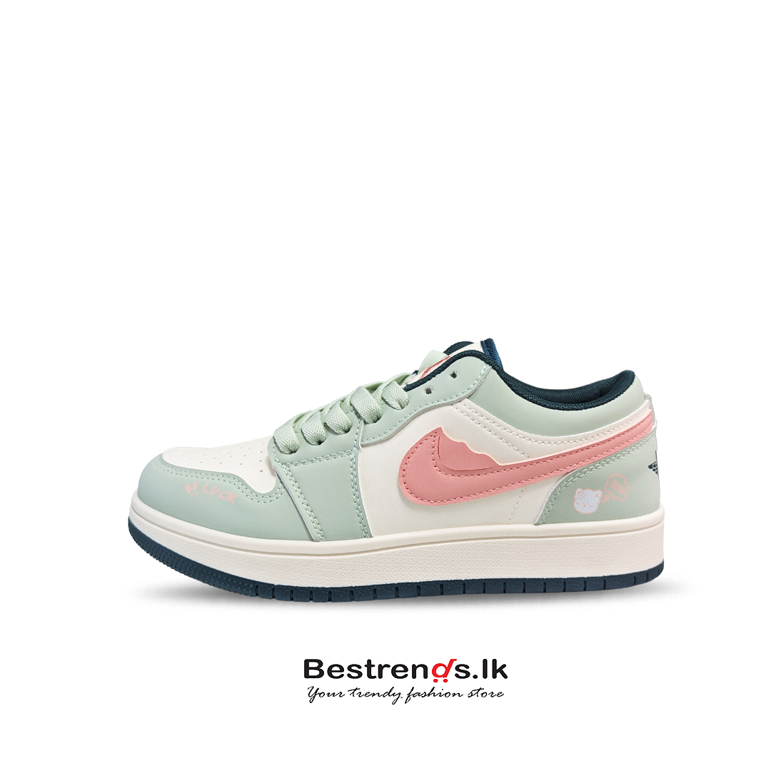 Ladies Sneakers J80