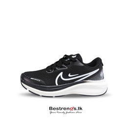 Sports shoe