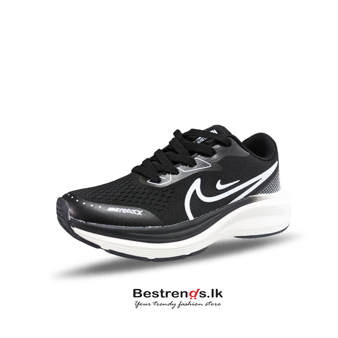 Sports shoe