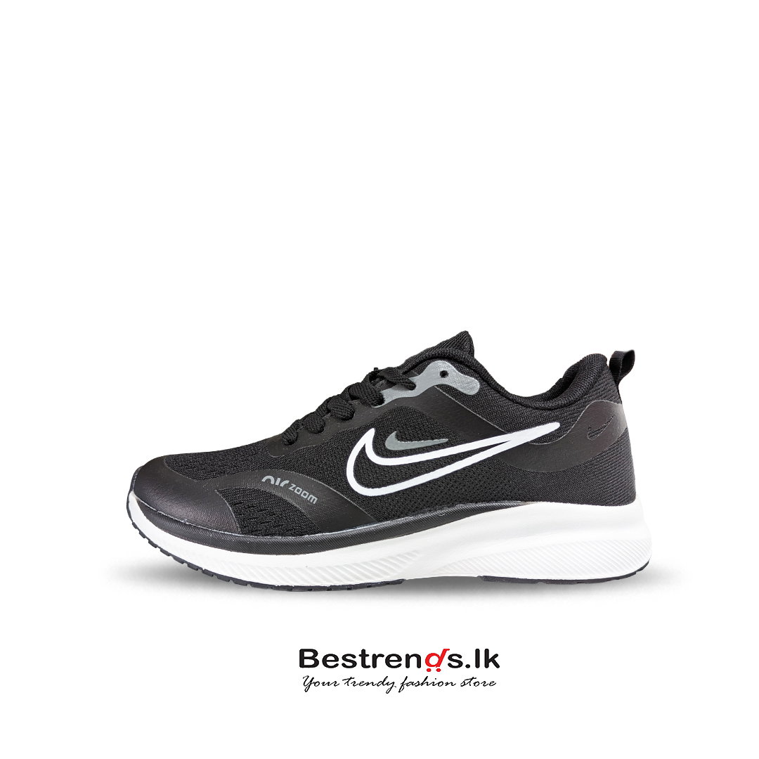 Sports shoe