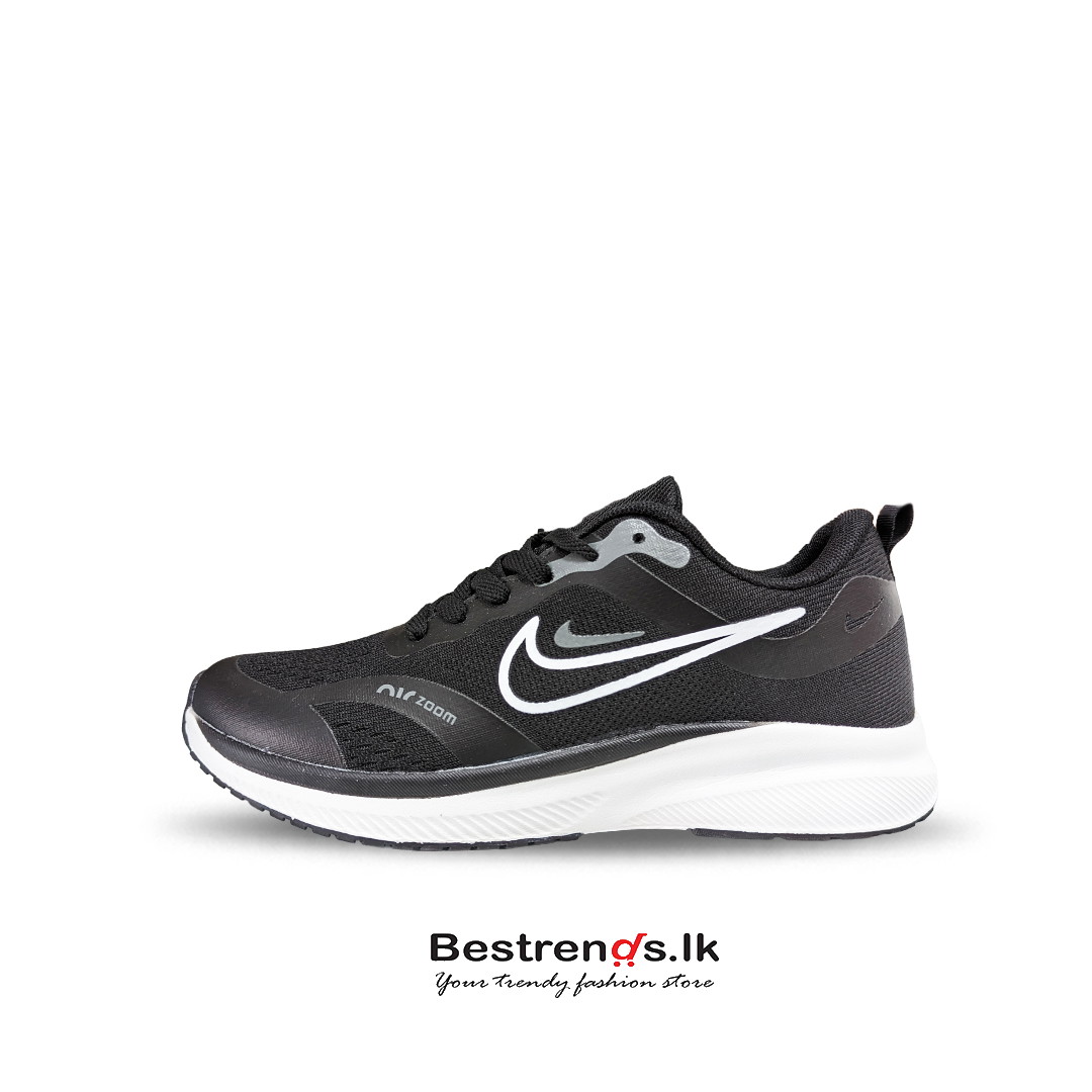Sports shoe
