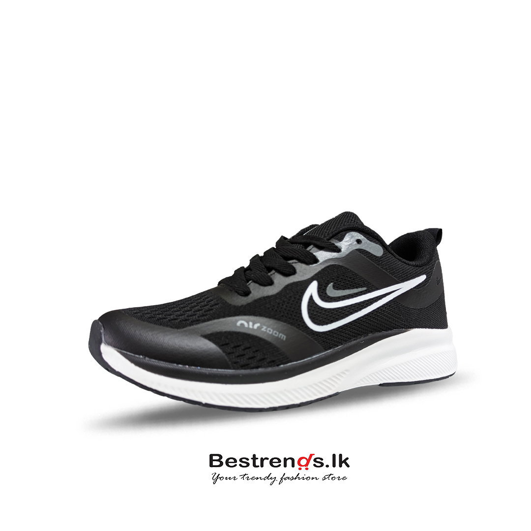 Sports shoe