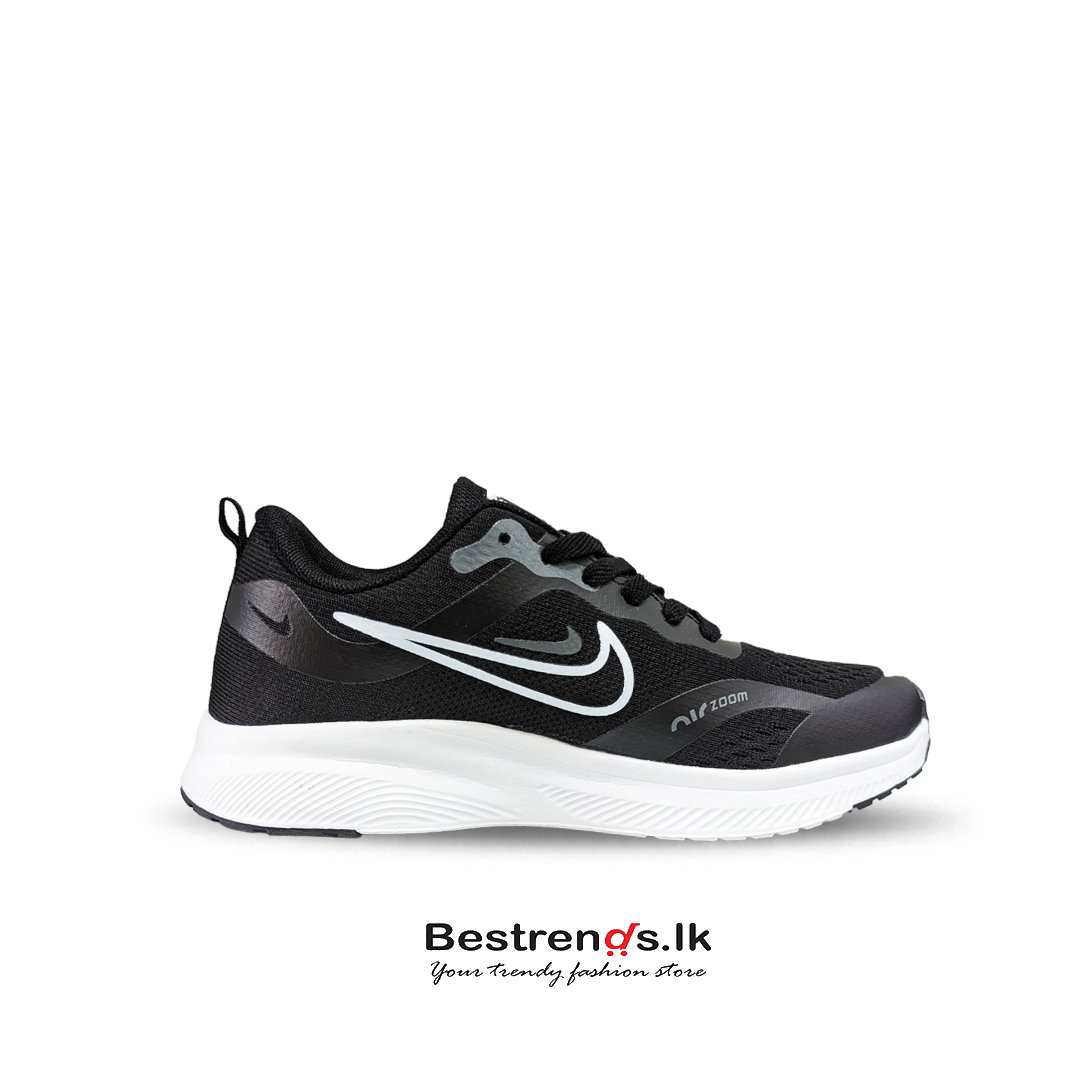 Sports shoe
