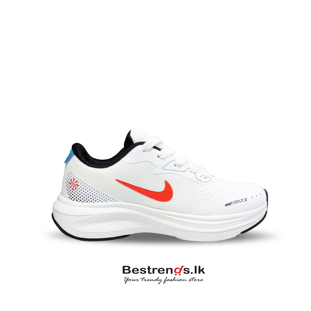 Sports shoe