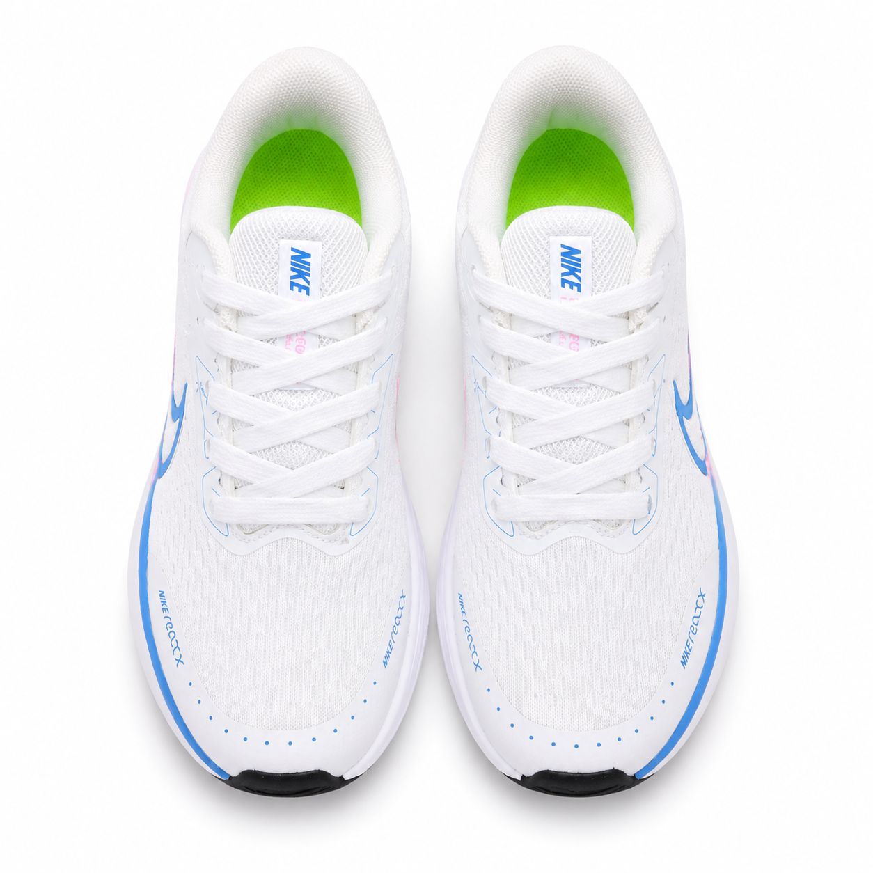 Sports shoe