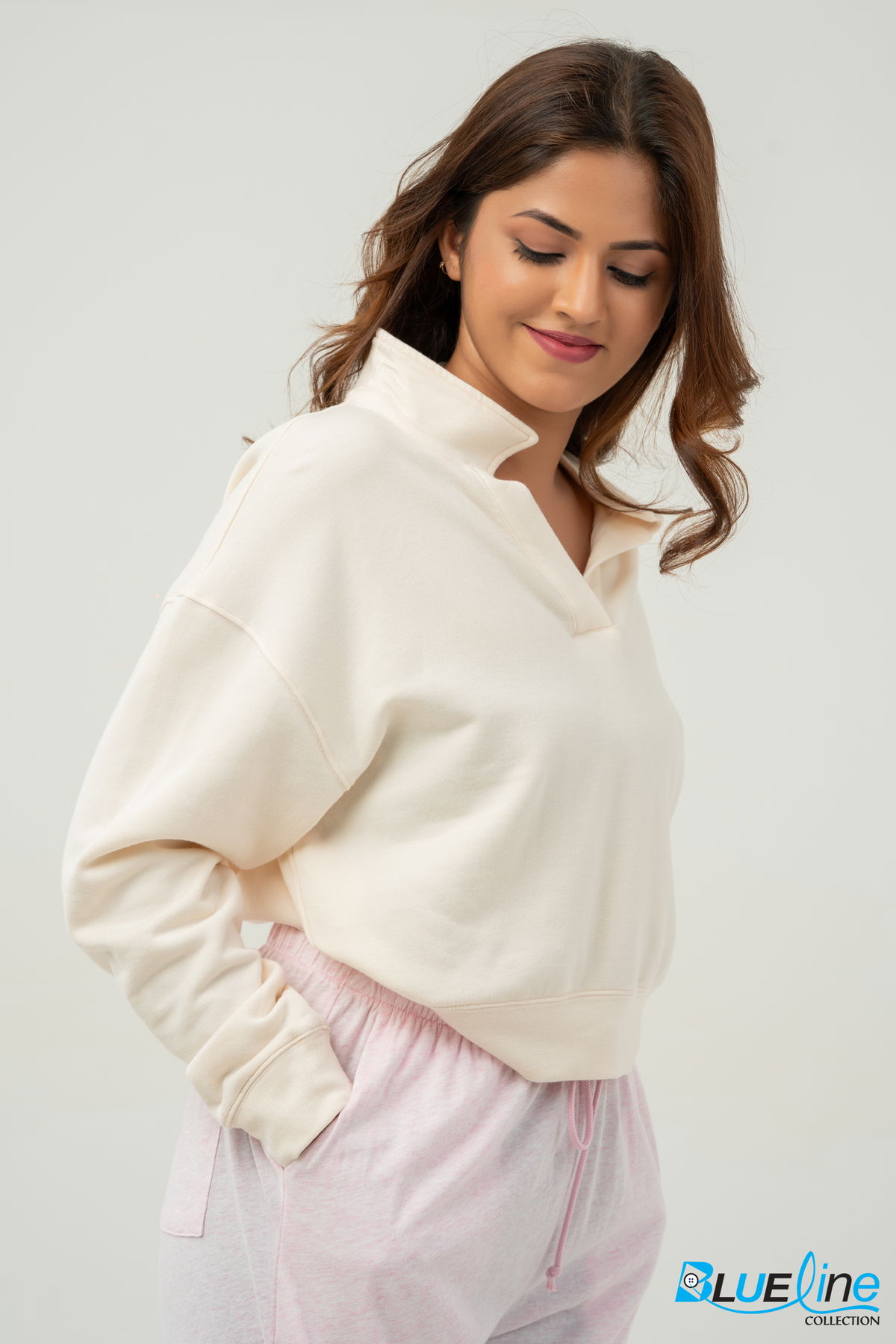 COLLAR V-NECK SWEATER