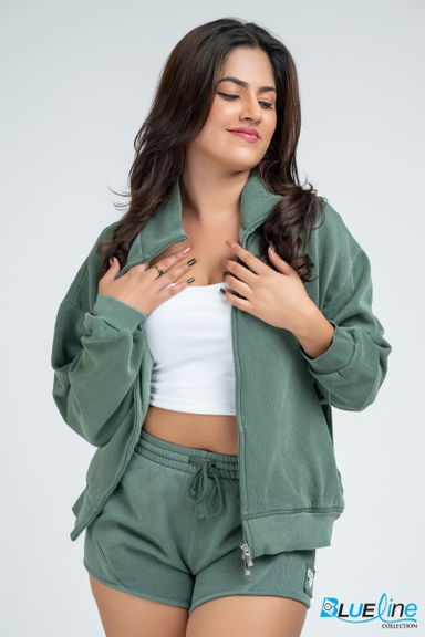 GREEN