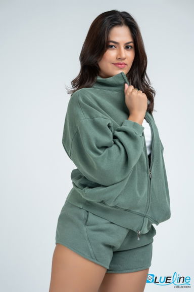 GREEN
