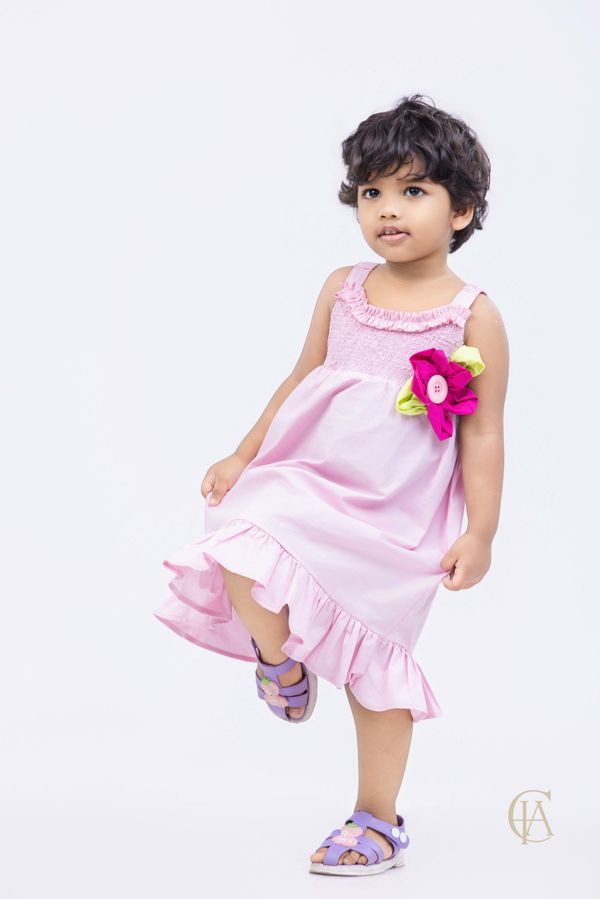  Soft blush‑pink dress