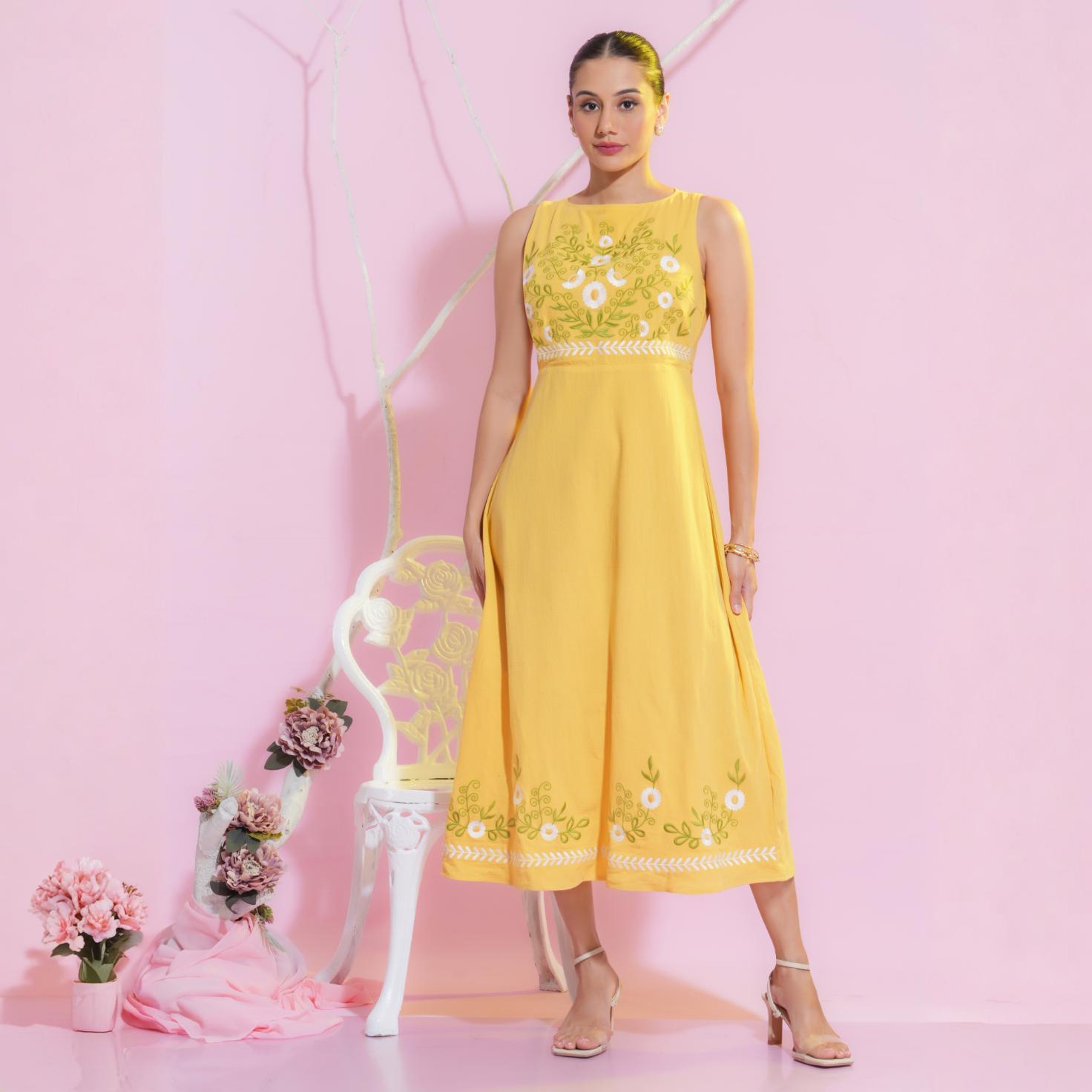 The Padar Embroidery Midi Dress