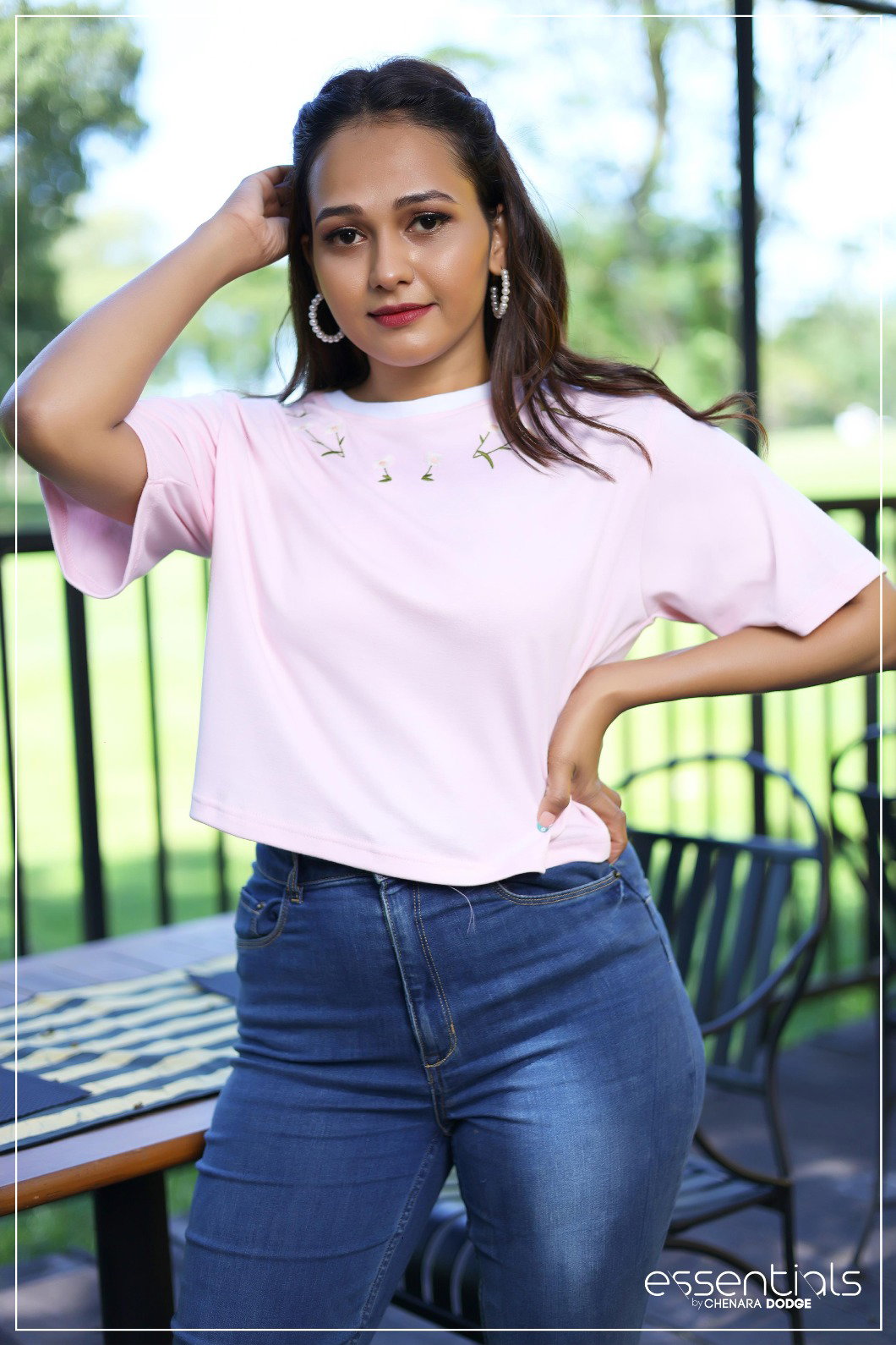 LUCY EMB DETAIL T'SHIRT-UK8