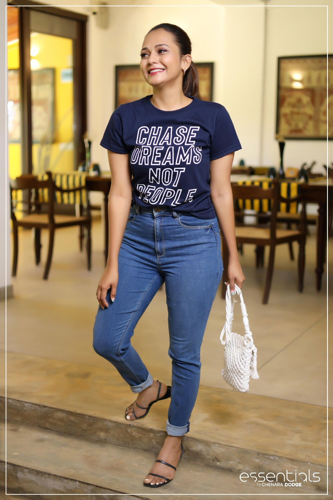 LUCY PRINTED CREW-NECK T-SHIRT-UK8