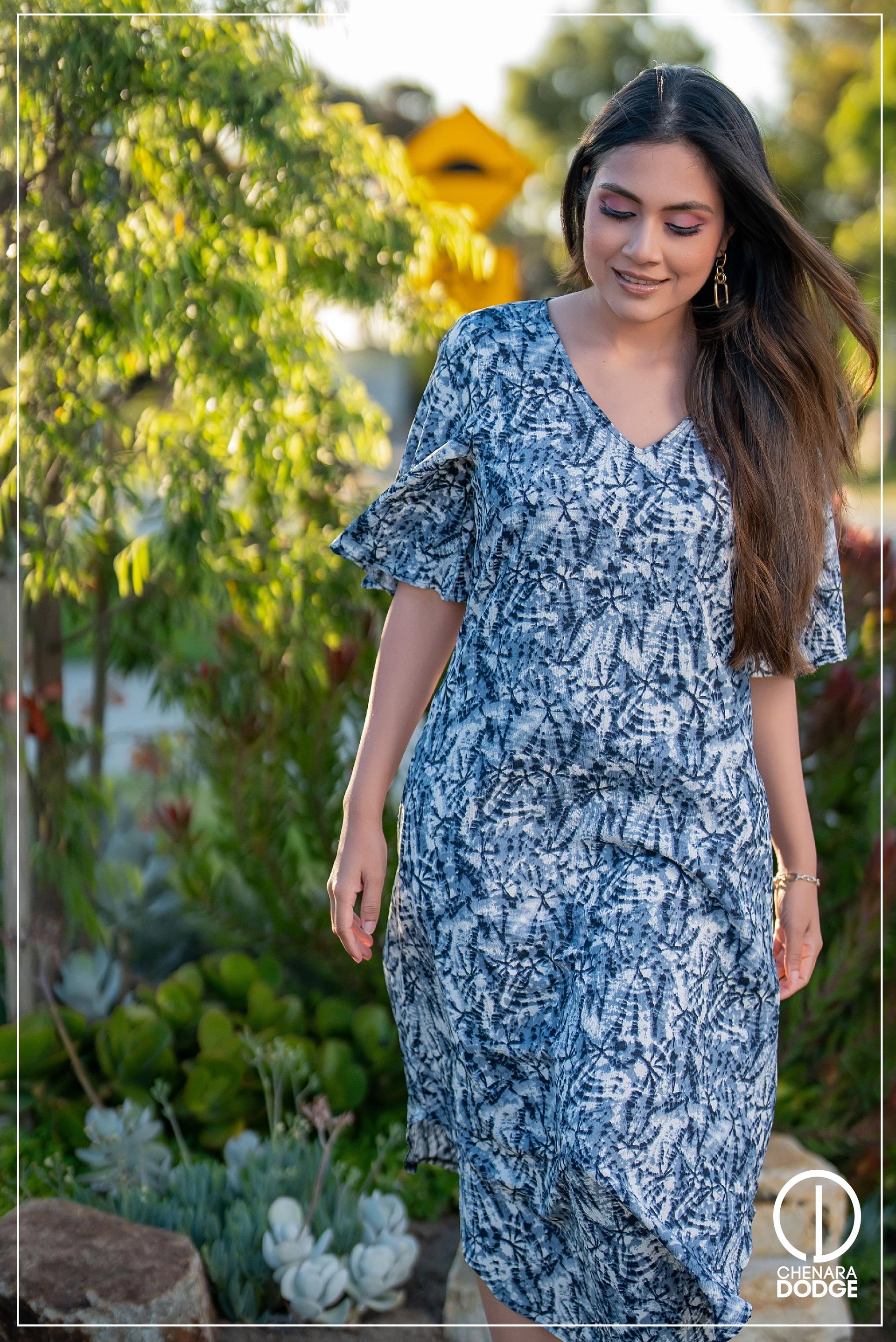 ANNA V NECK MIDI DRESS