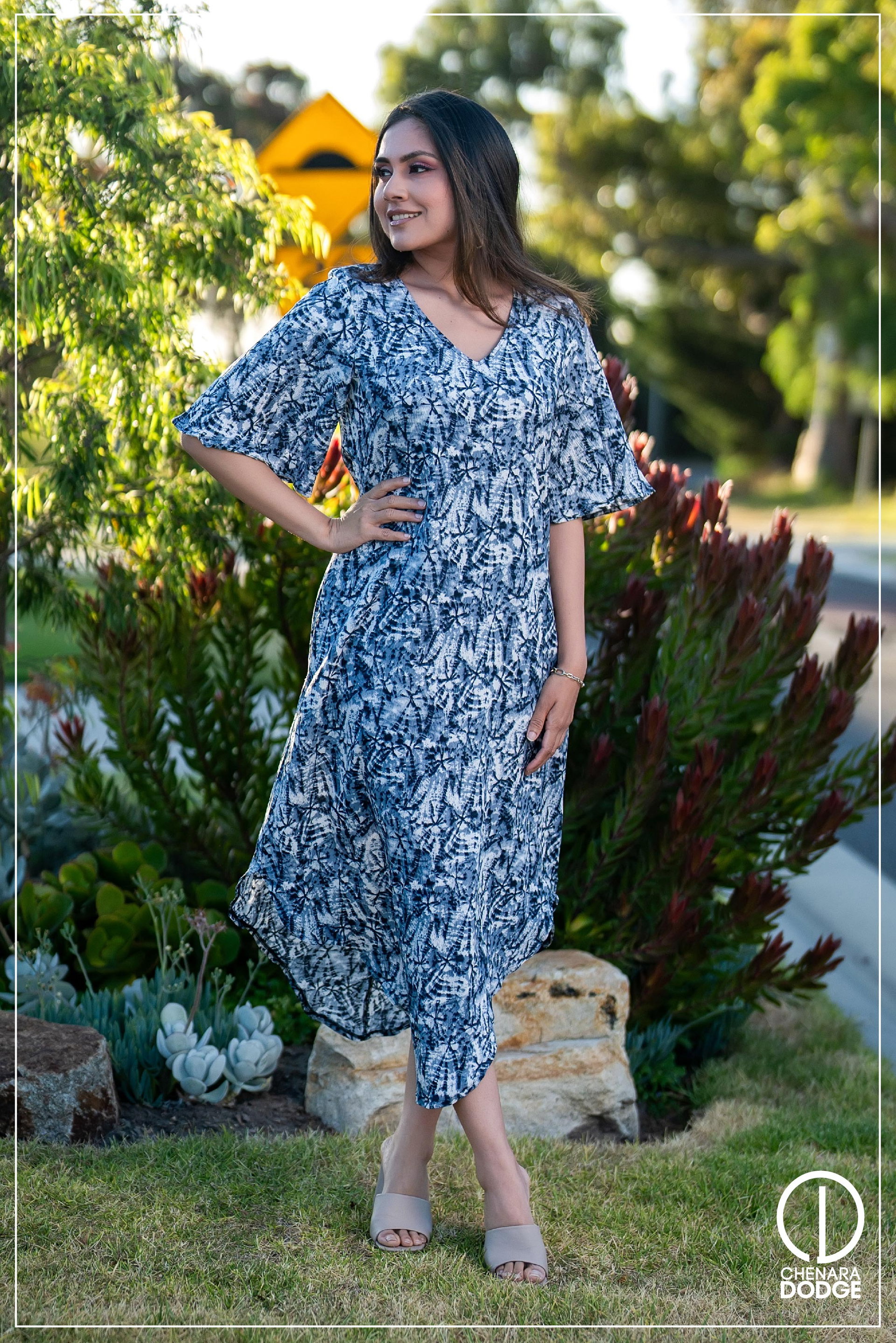 ANNA V NECK MIDI DRESS