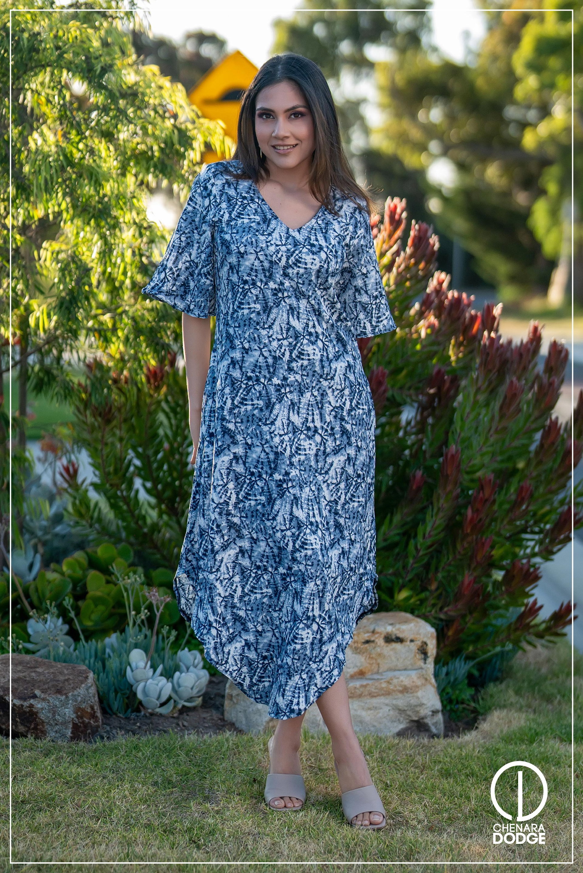 ANNA V NECK MIDI DRESS