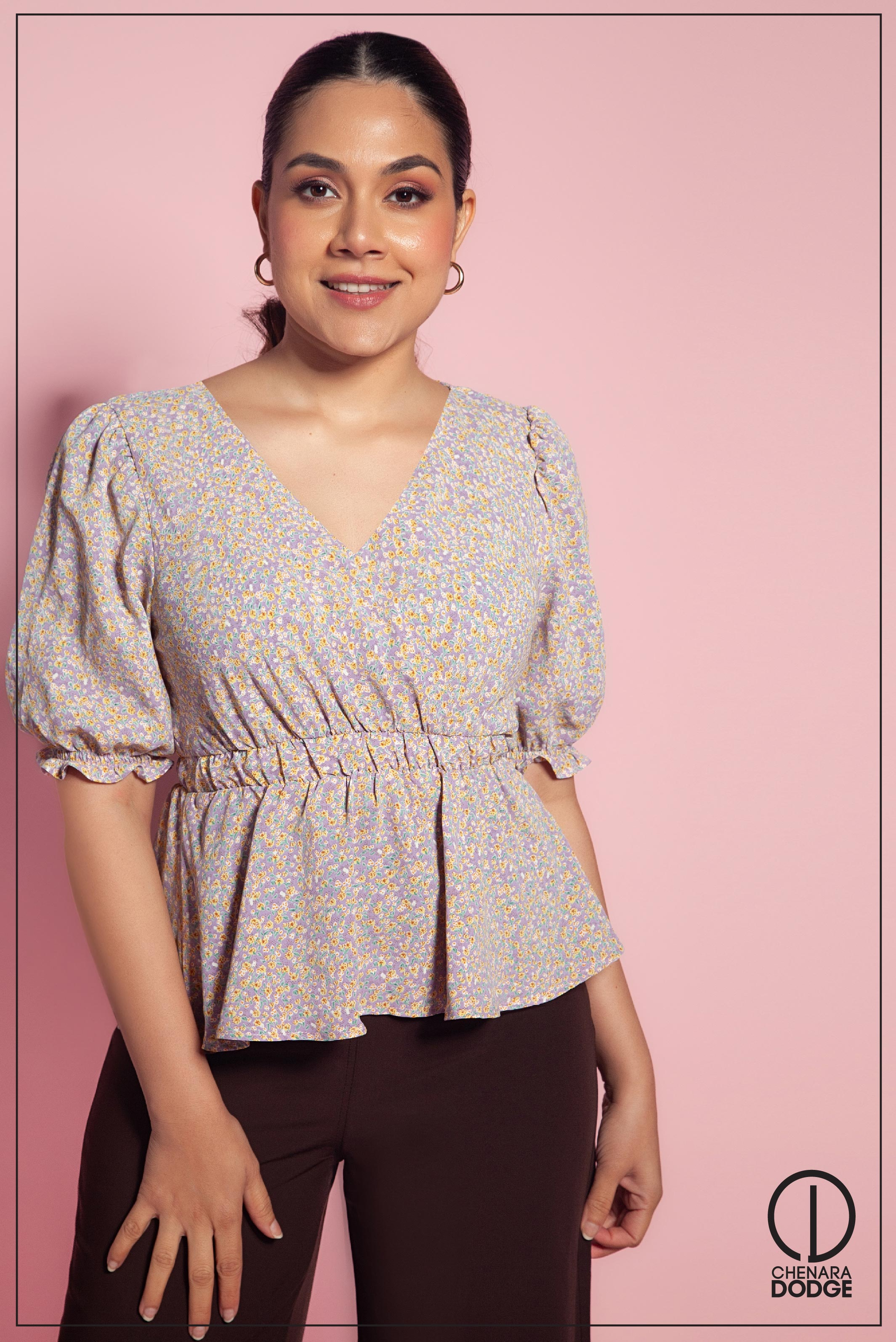 DAISY V-NECK CROP TOP