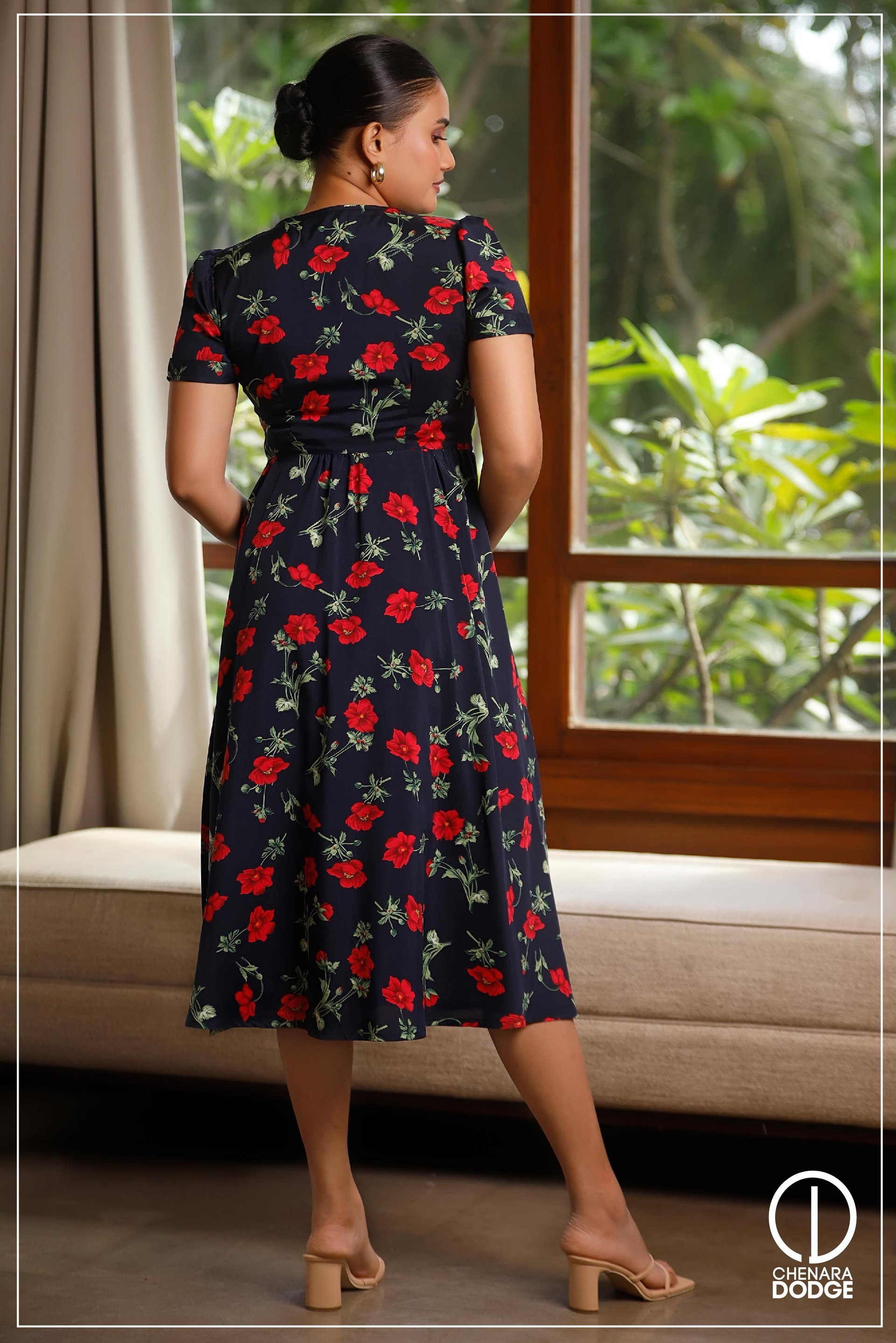 JISOO POCKET DETAIL MIDI DRESS