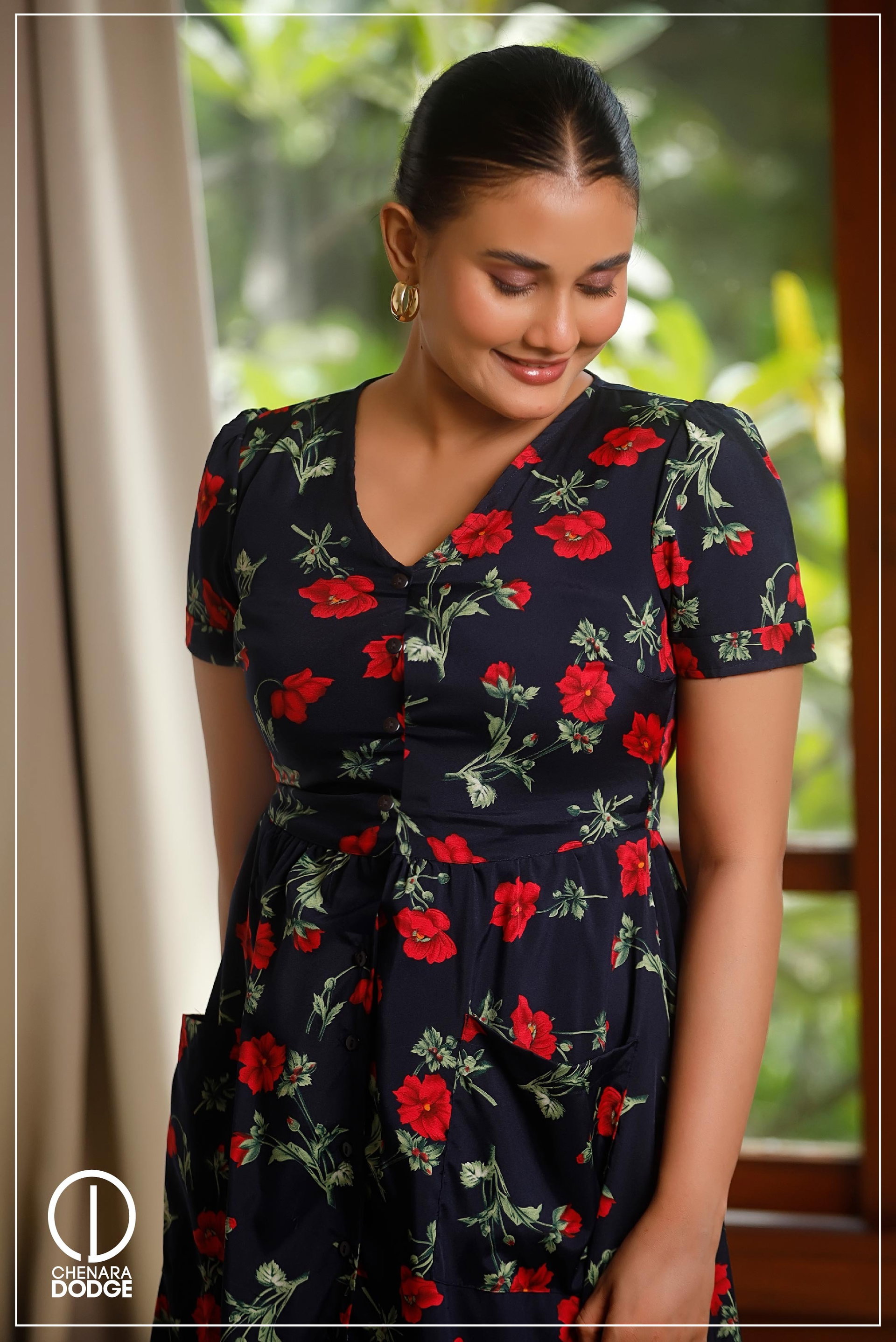 JISOO POCKET DETAIL MIDI DRESS