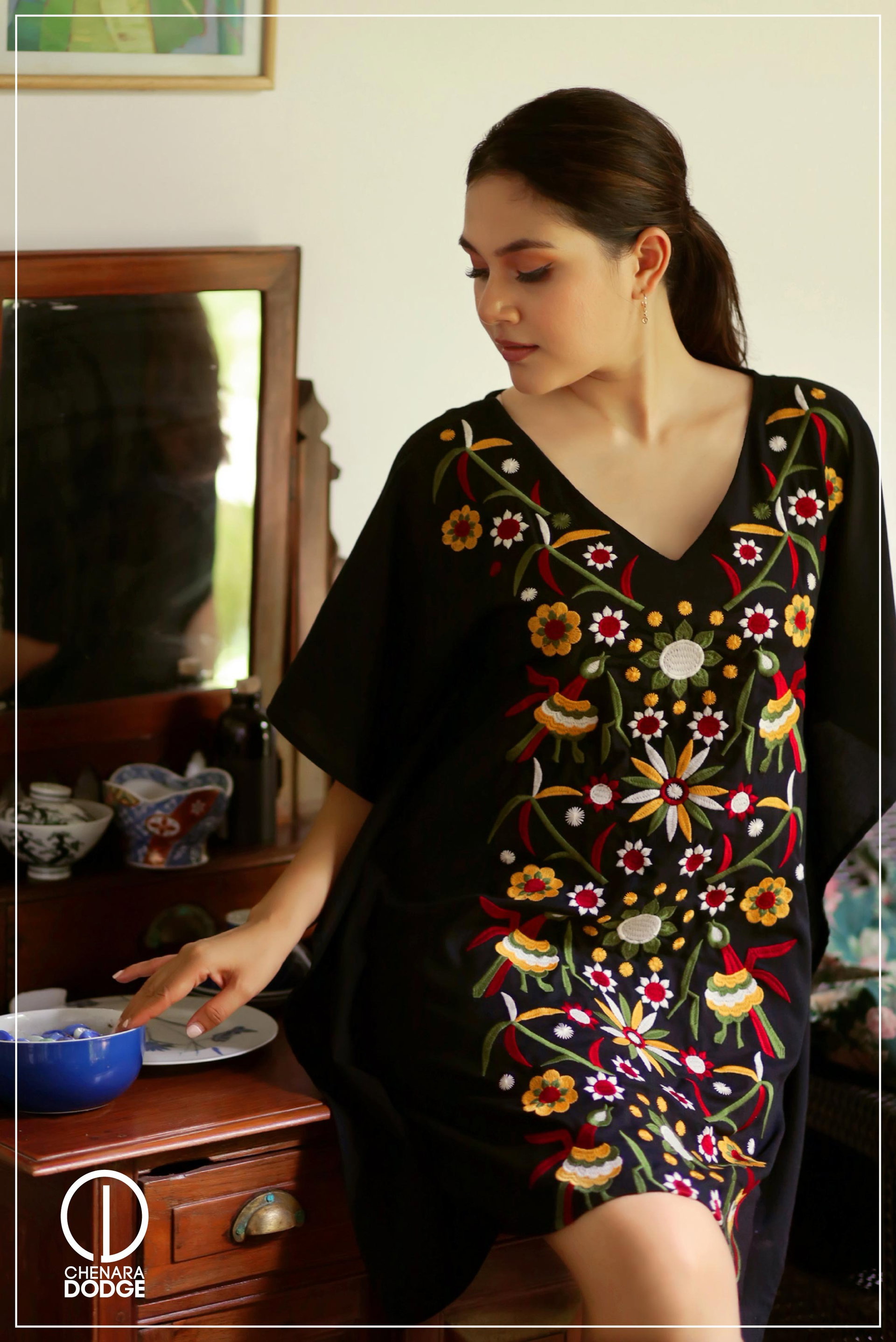 LAINE EMBROIDERED KAFTAN