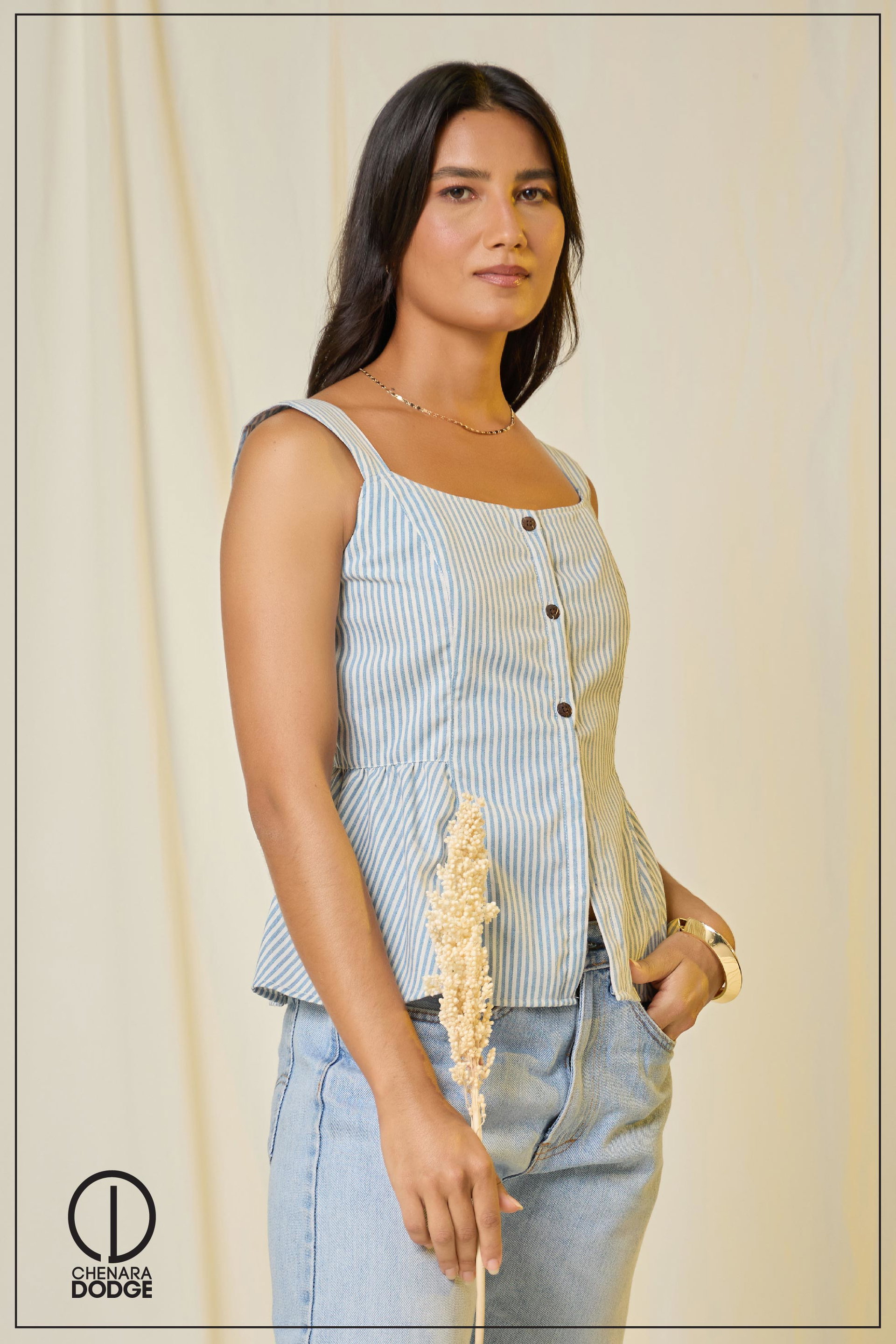 LIZZY DEEP NECK TOP