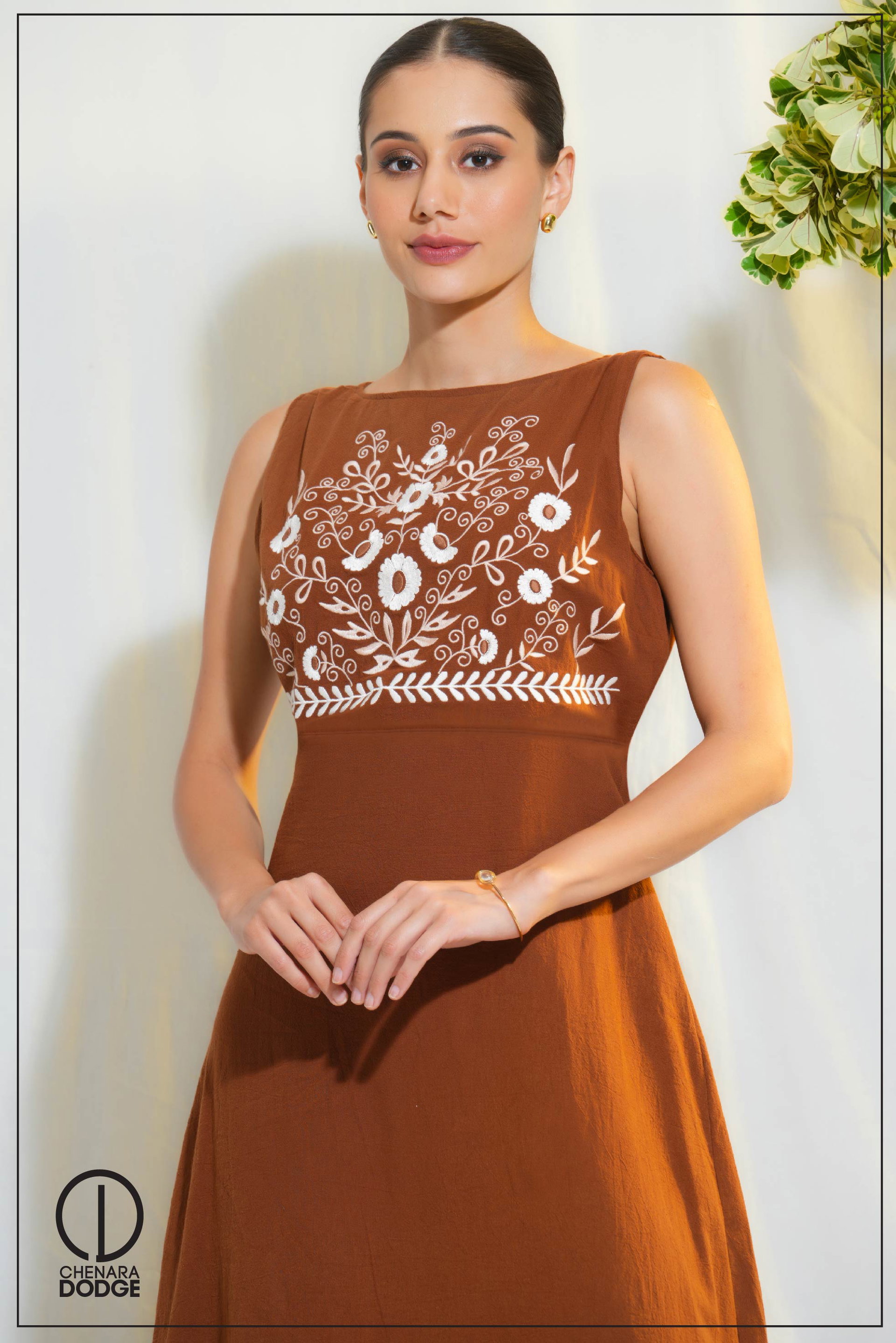LUNA EMBROIDERED MIDI DRESS