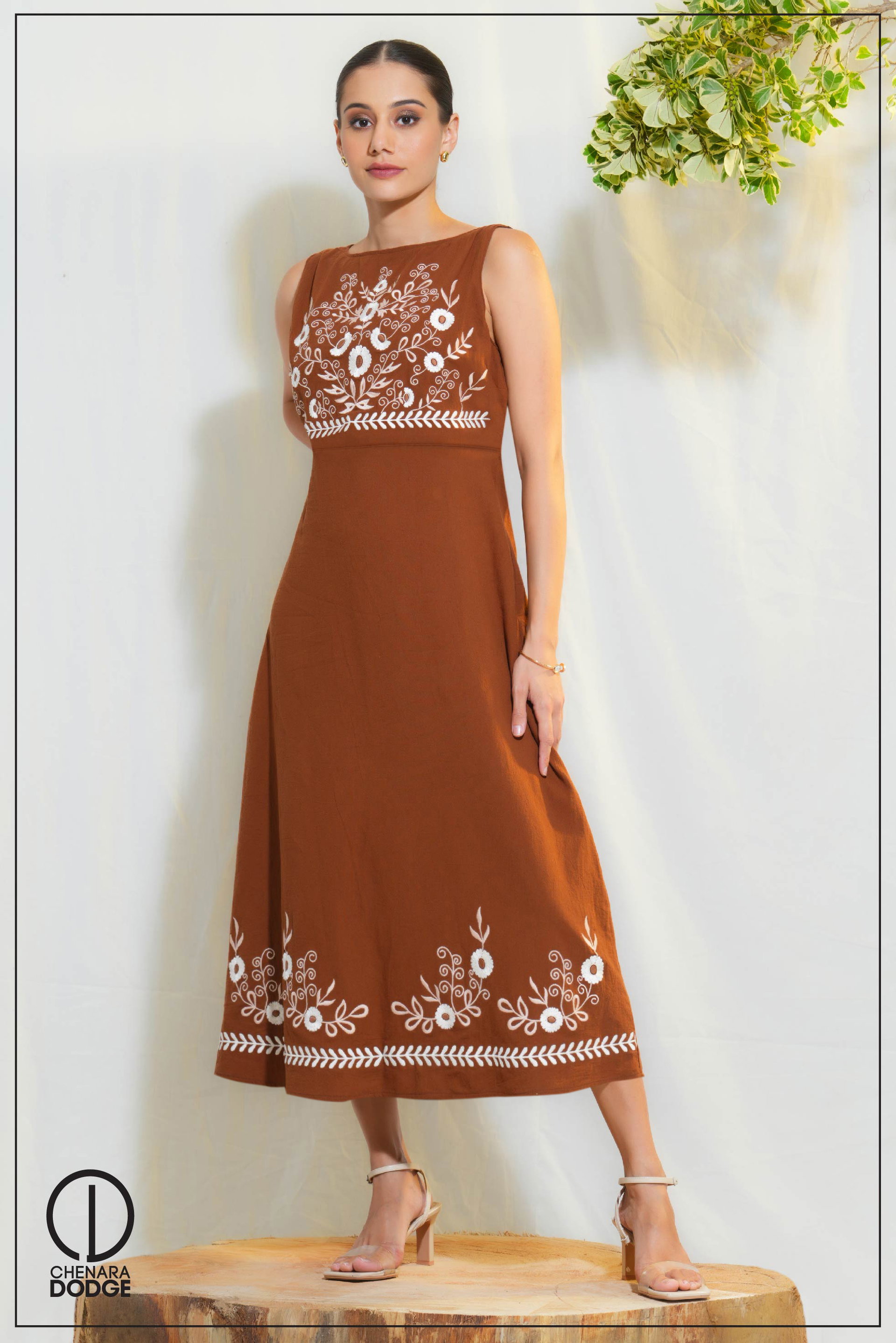 LUNA EMBROIDERED MIDI DRESS