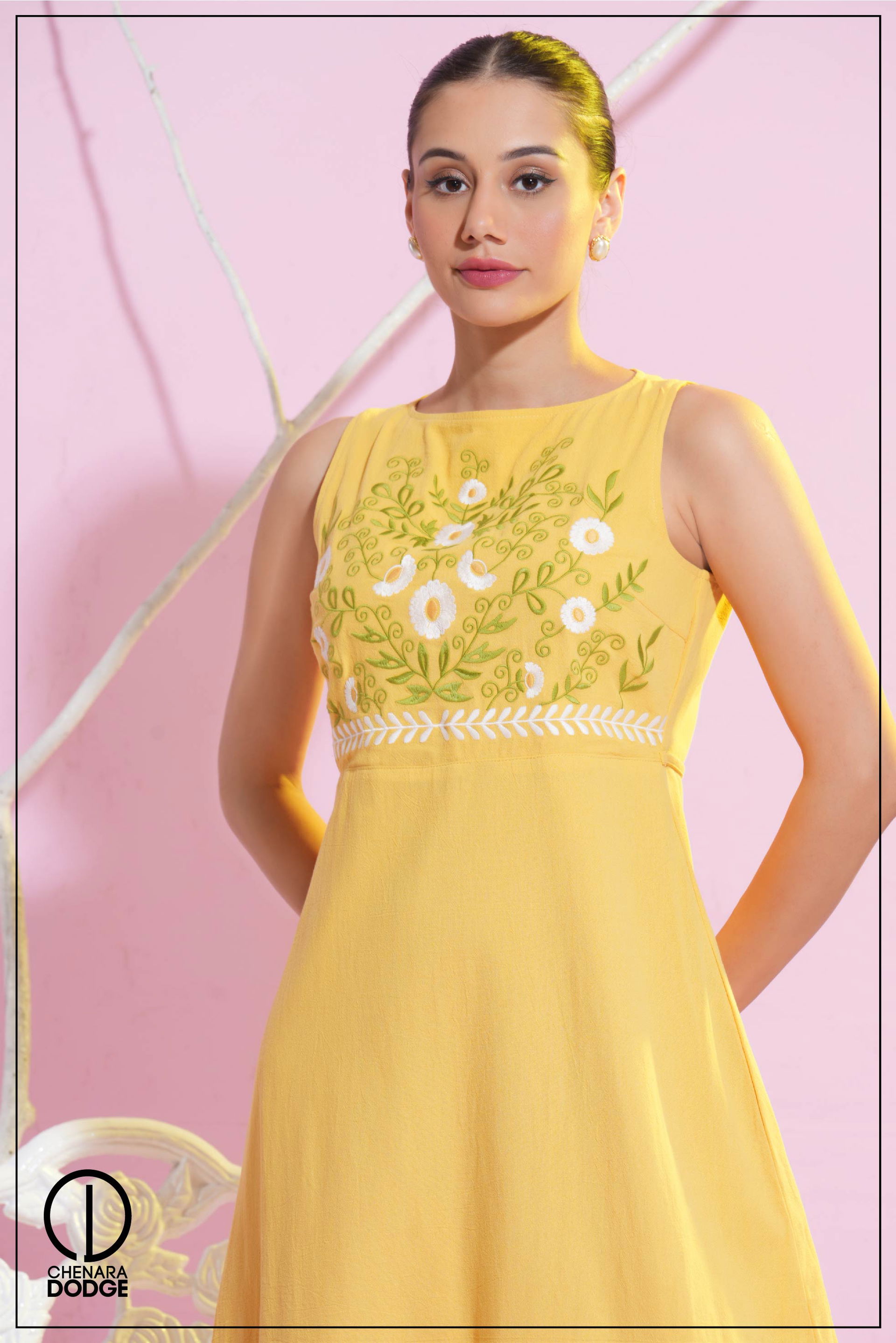 Pale_yellow.