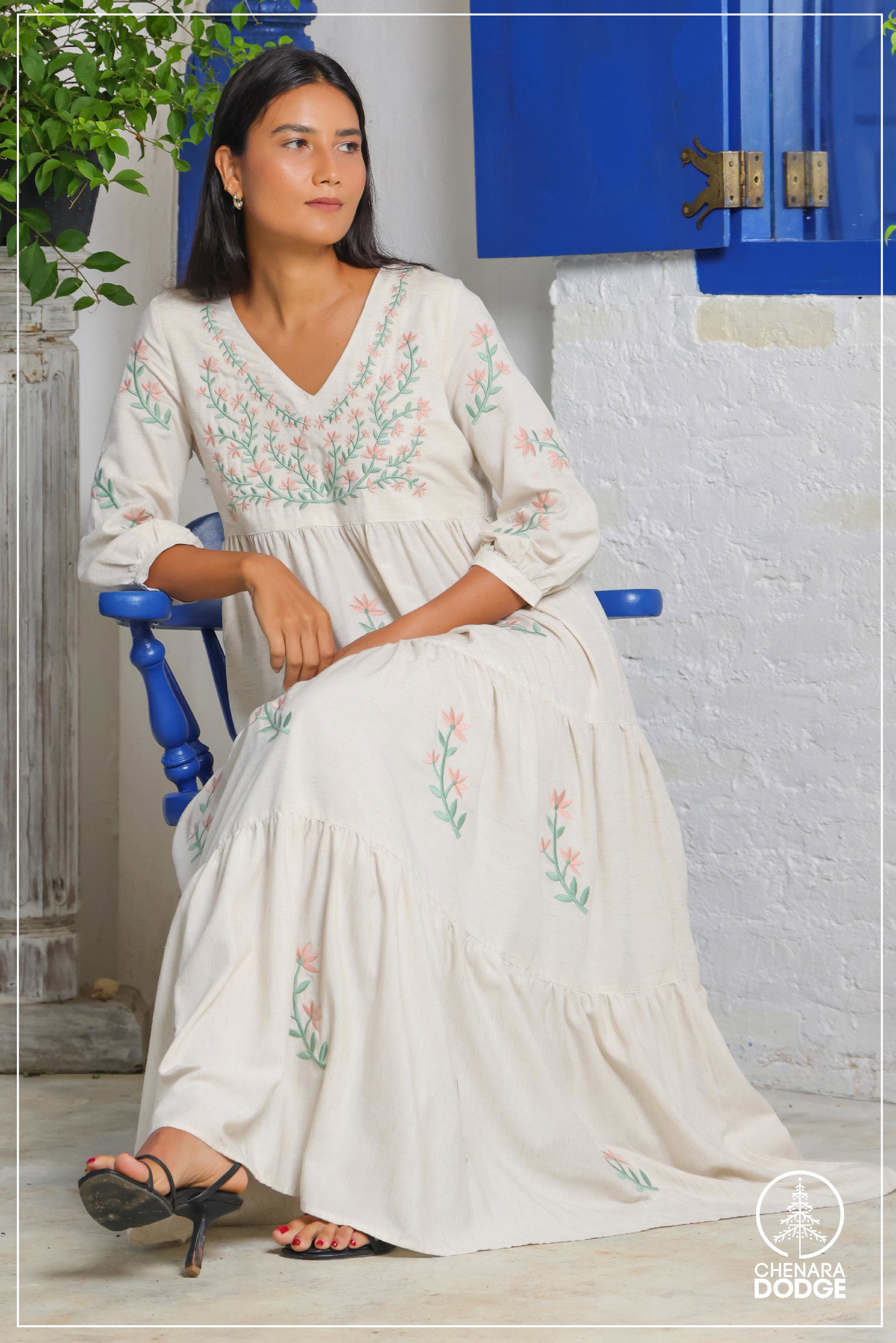 MOLLY EMBROIDERED MAXI DRESS