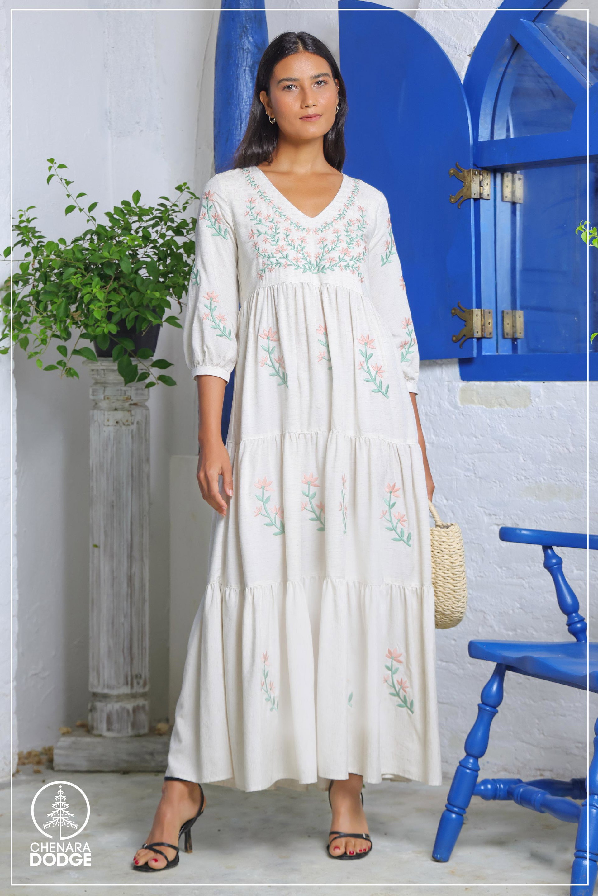 MOLLY EMBROIDERED MAXI DRESS