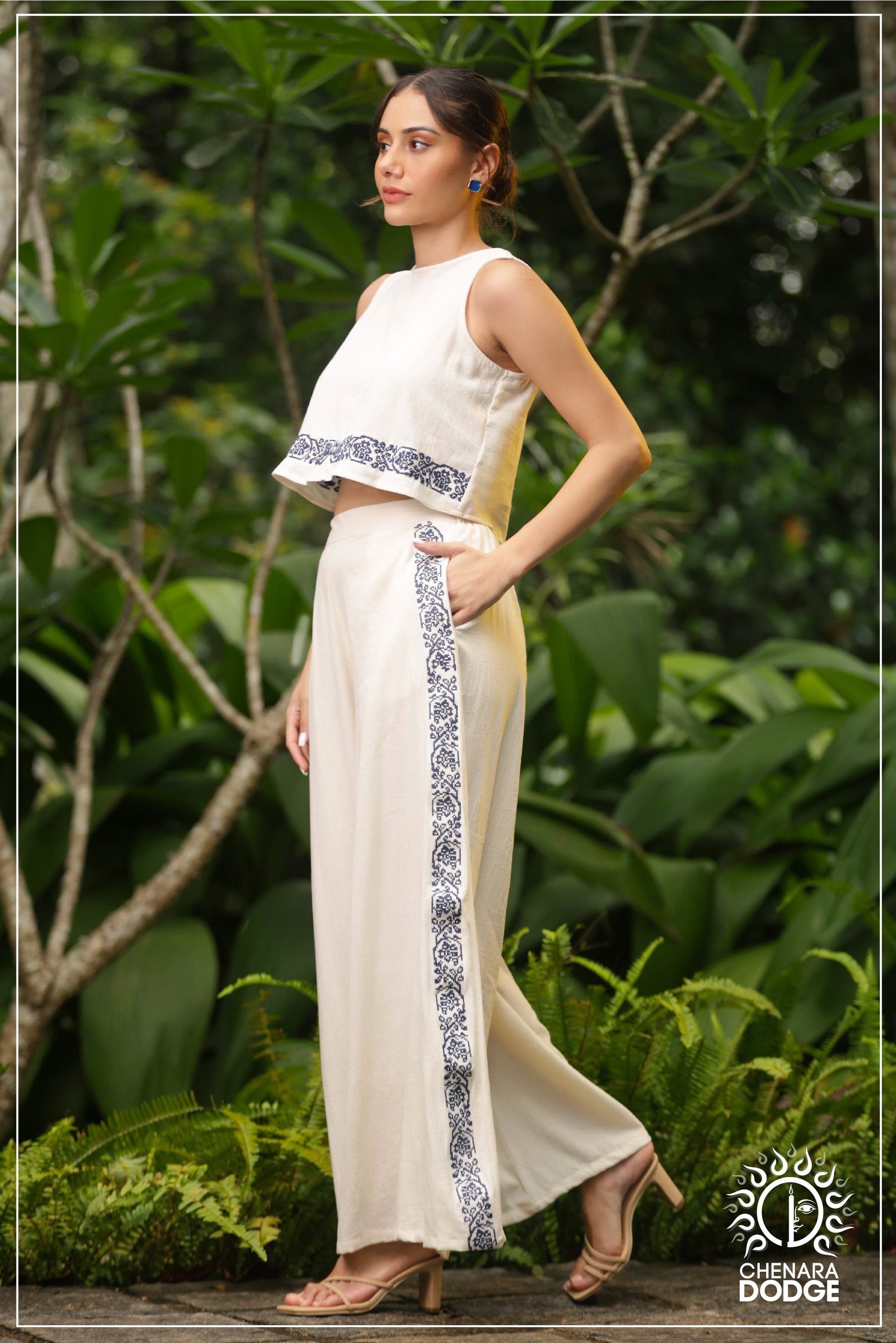 SARA EMBROIDERED TWO PIECE SET