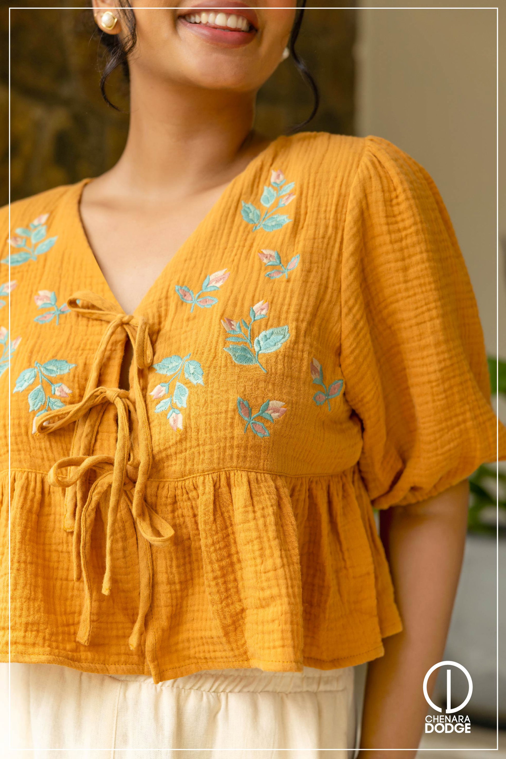 SOIFIYA EMB FRONT TIE-UP TOP