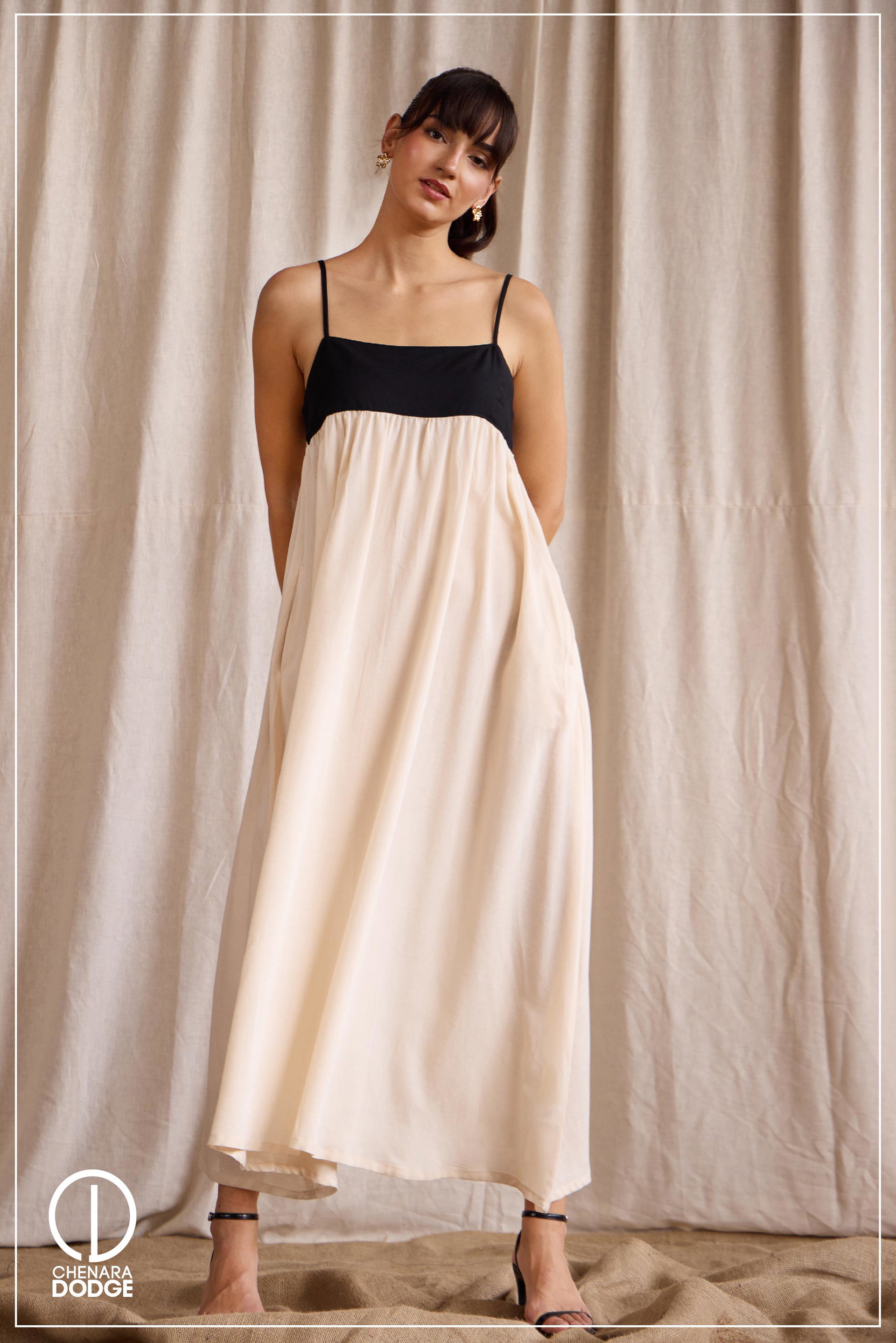 ANISHKA SLEEVELESS MAXI DRESS 