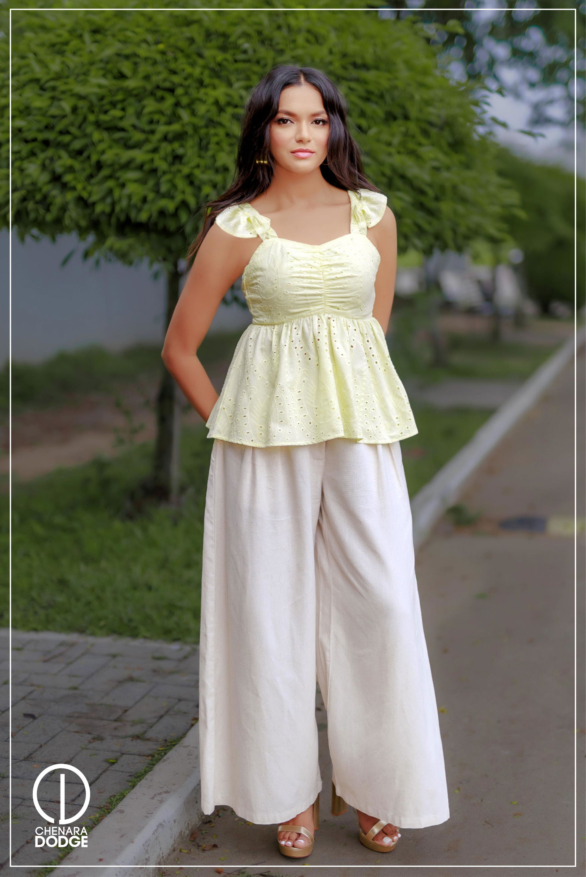 BECCA CASUAL SWEETHEART NECK TOP