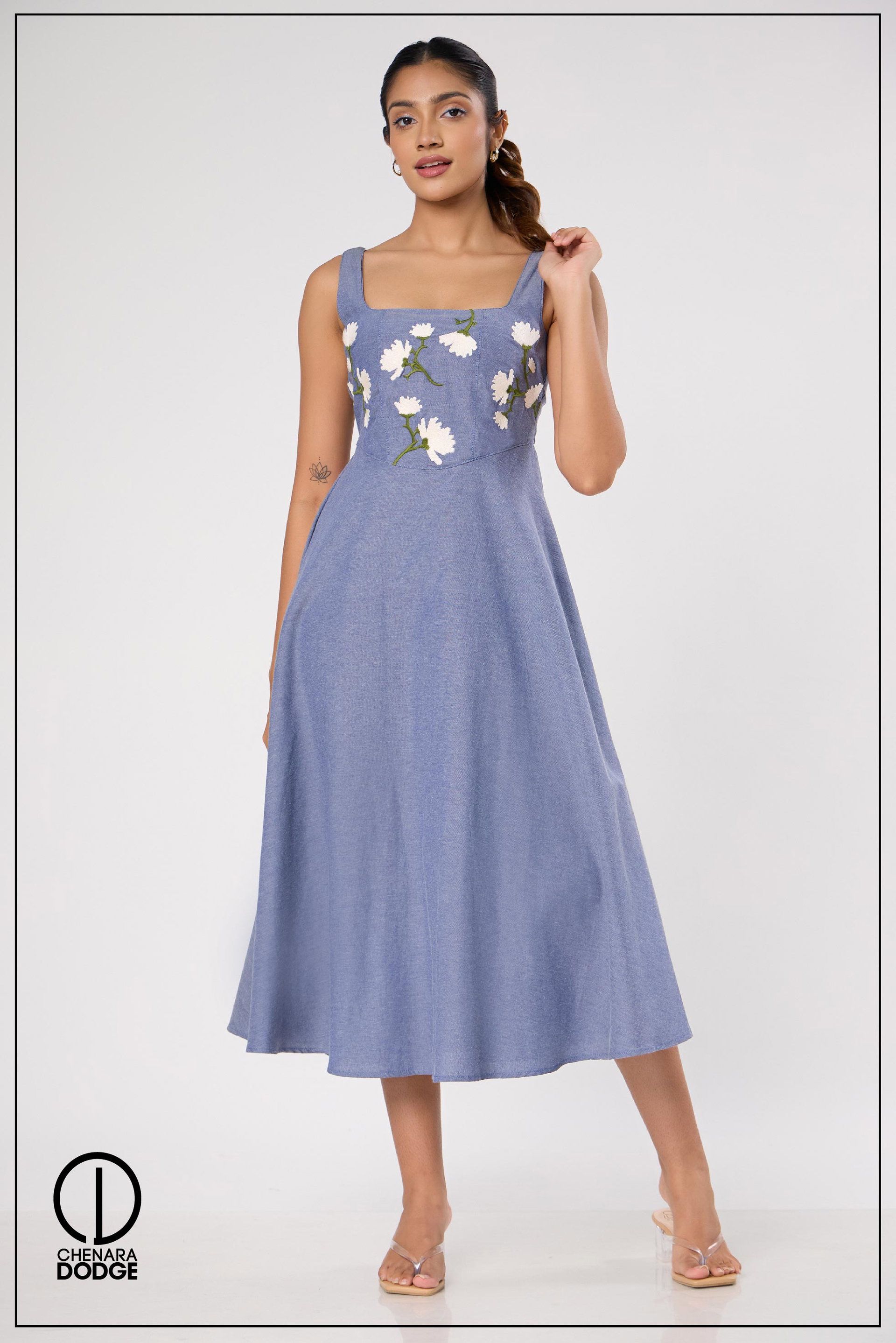 CAPRI SQUARE NECK EMB MIDI DRESS 