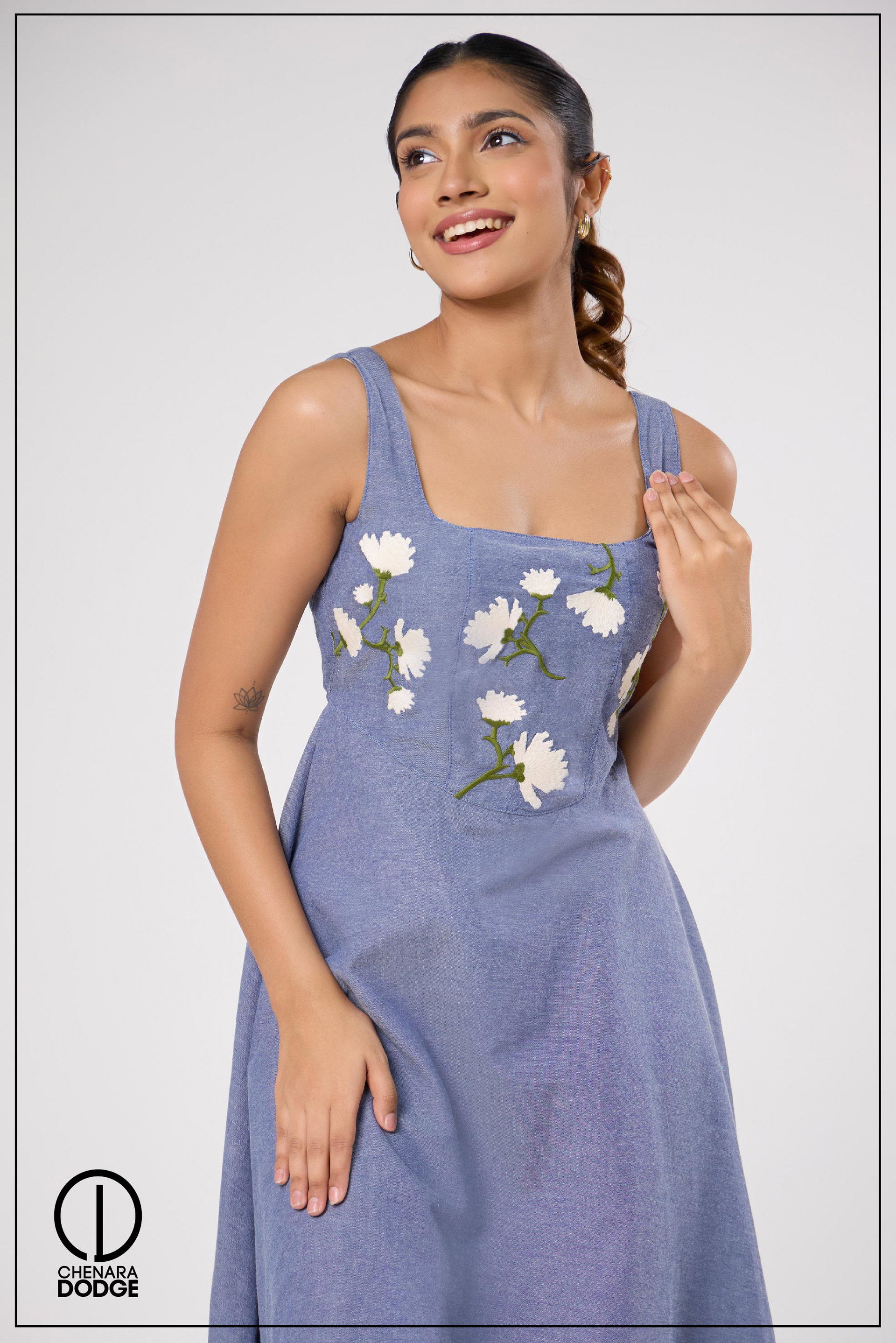 CAPRI SQUARE NECK EMB MIDI DRESS 