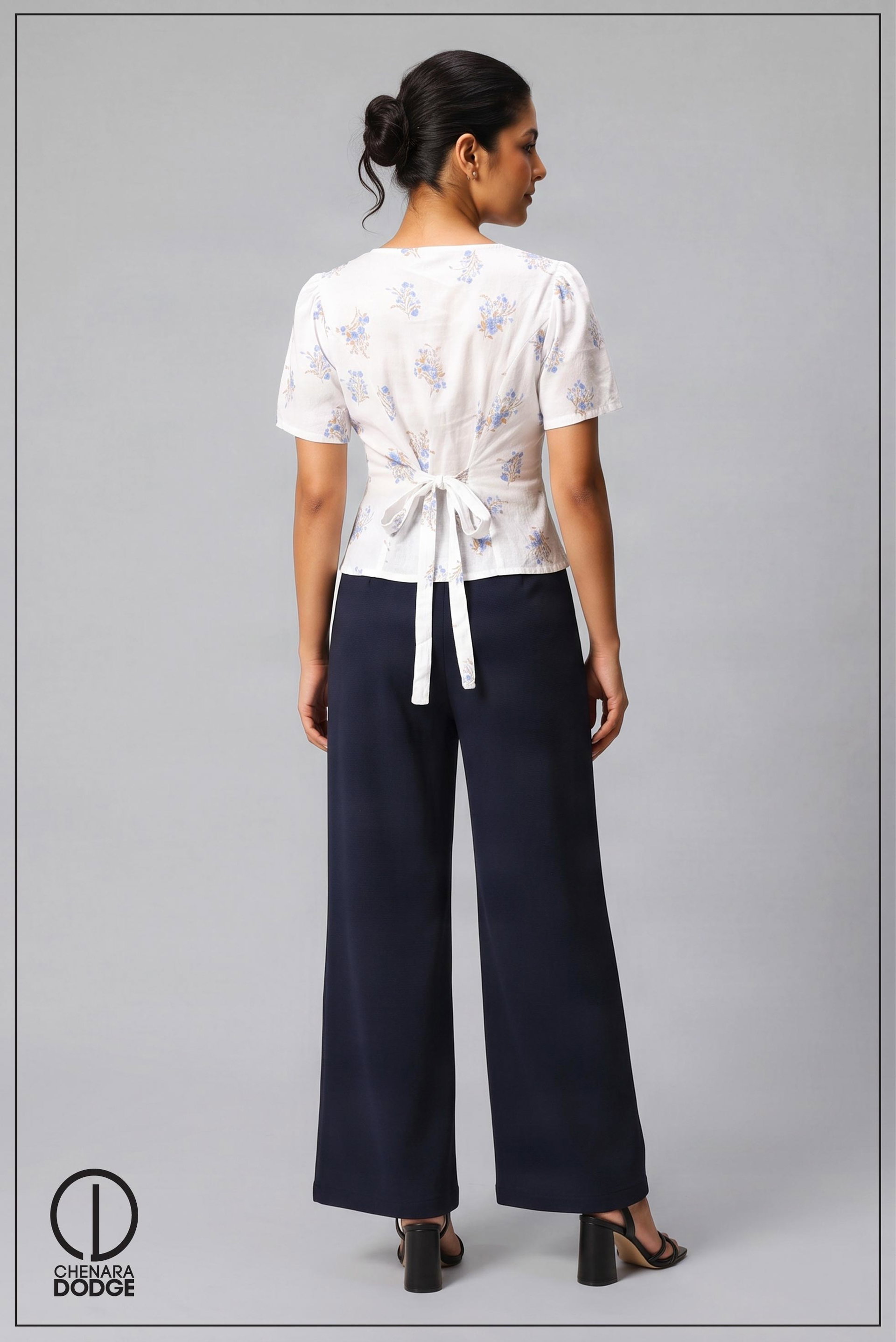 DAPHNE DEEP ROUND NECK TOP