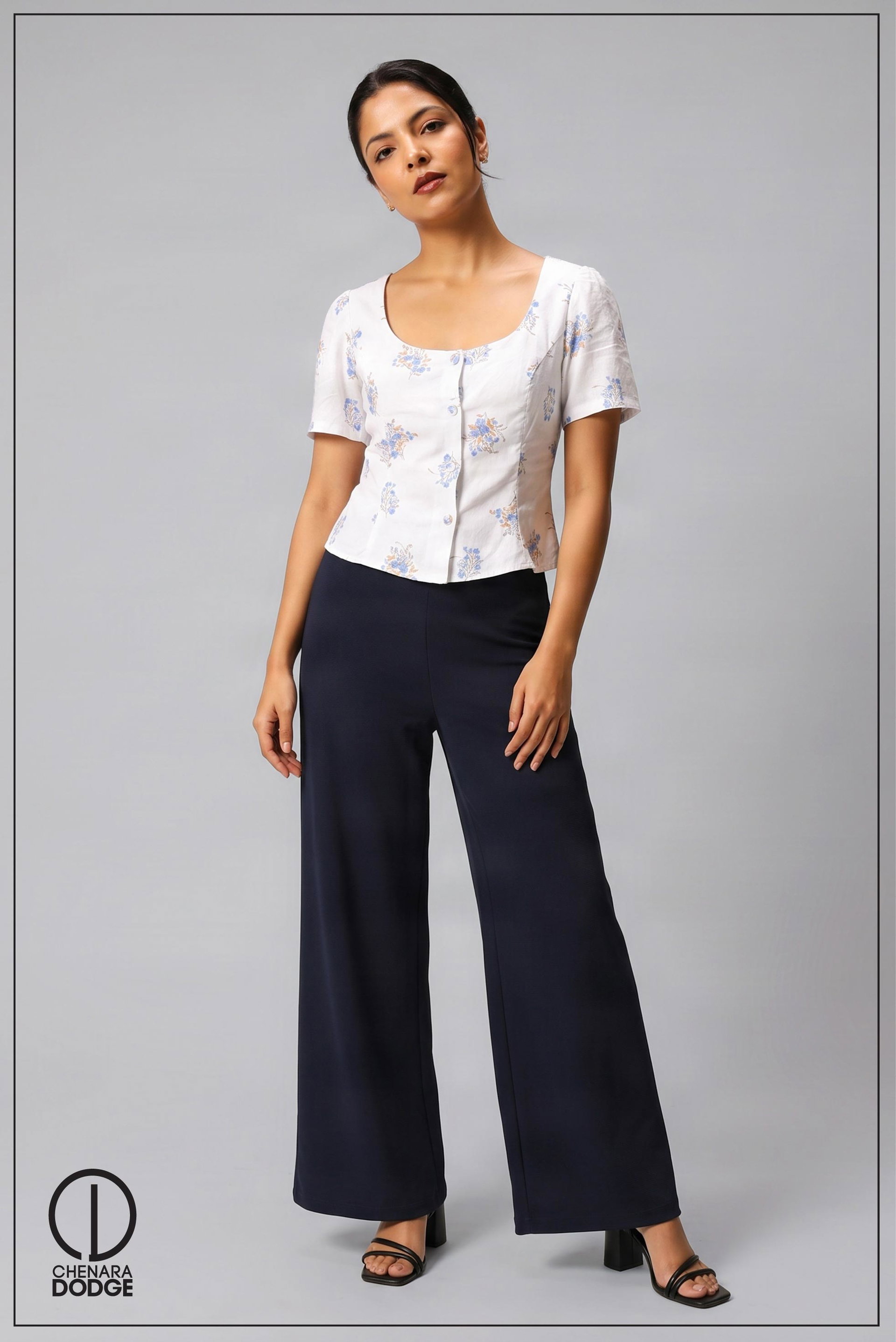 DAPHNE DEEP ROUND NECK TOP