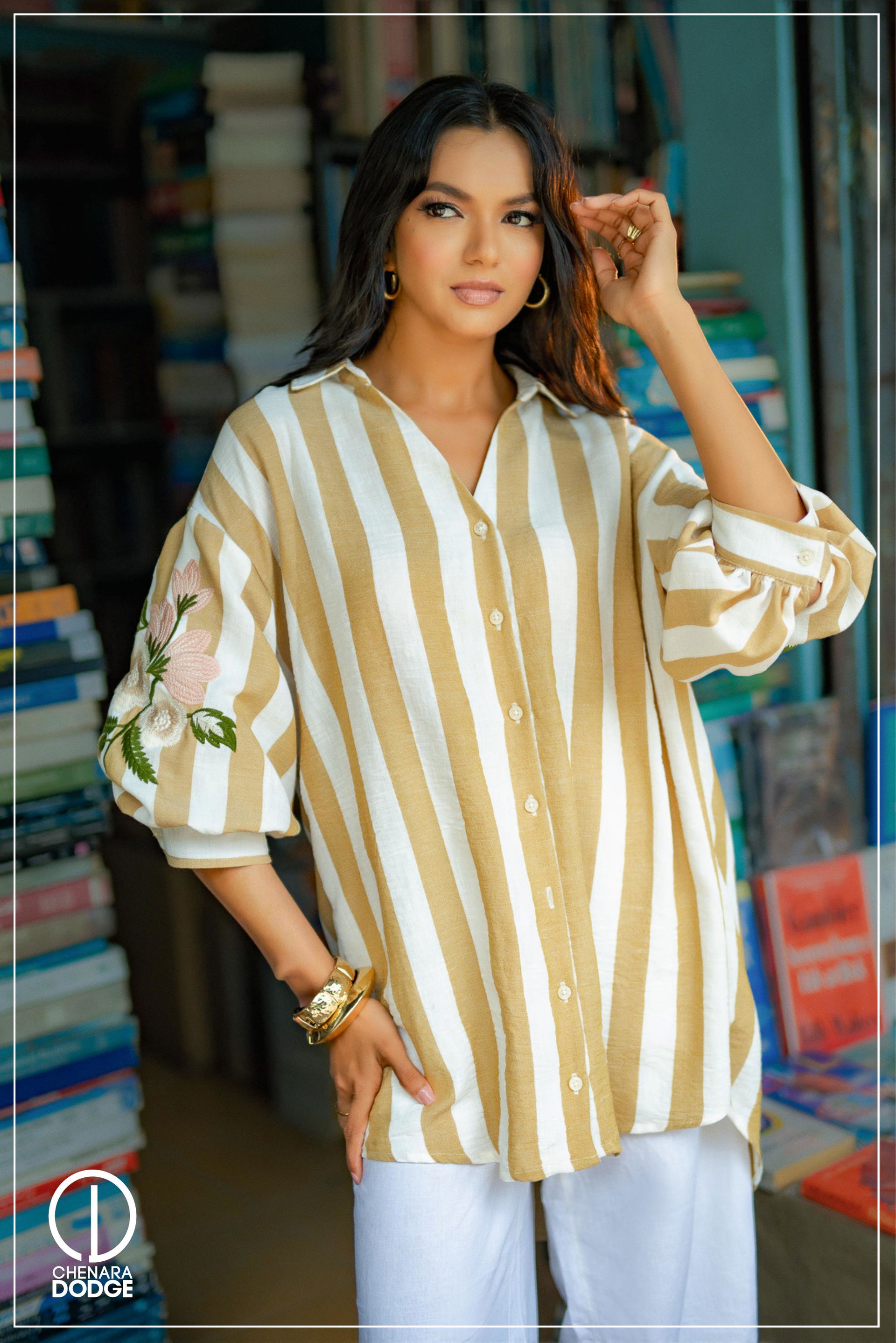 ELIZA OVERSIZED EMB TOP