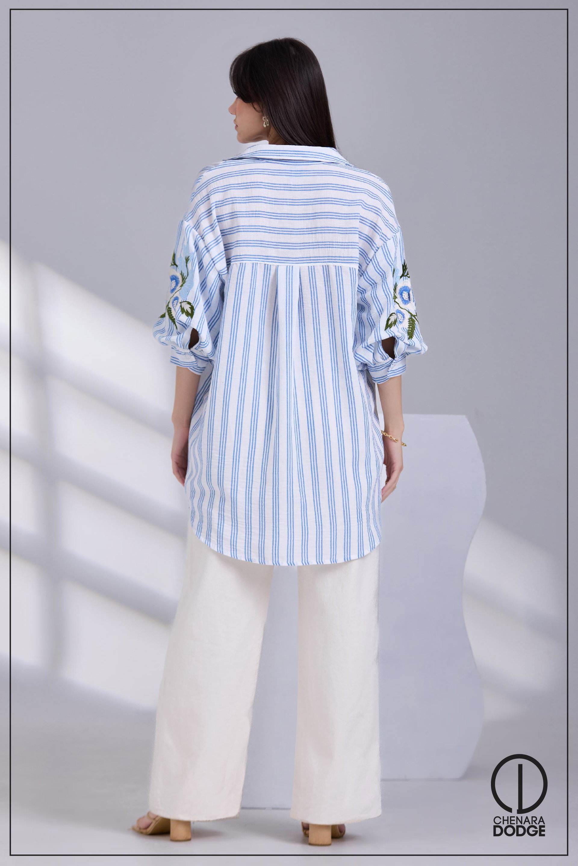ELIZA OVERSIZED EMB TOP