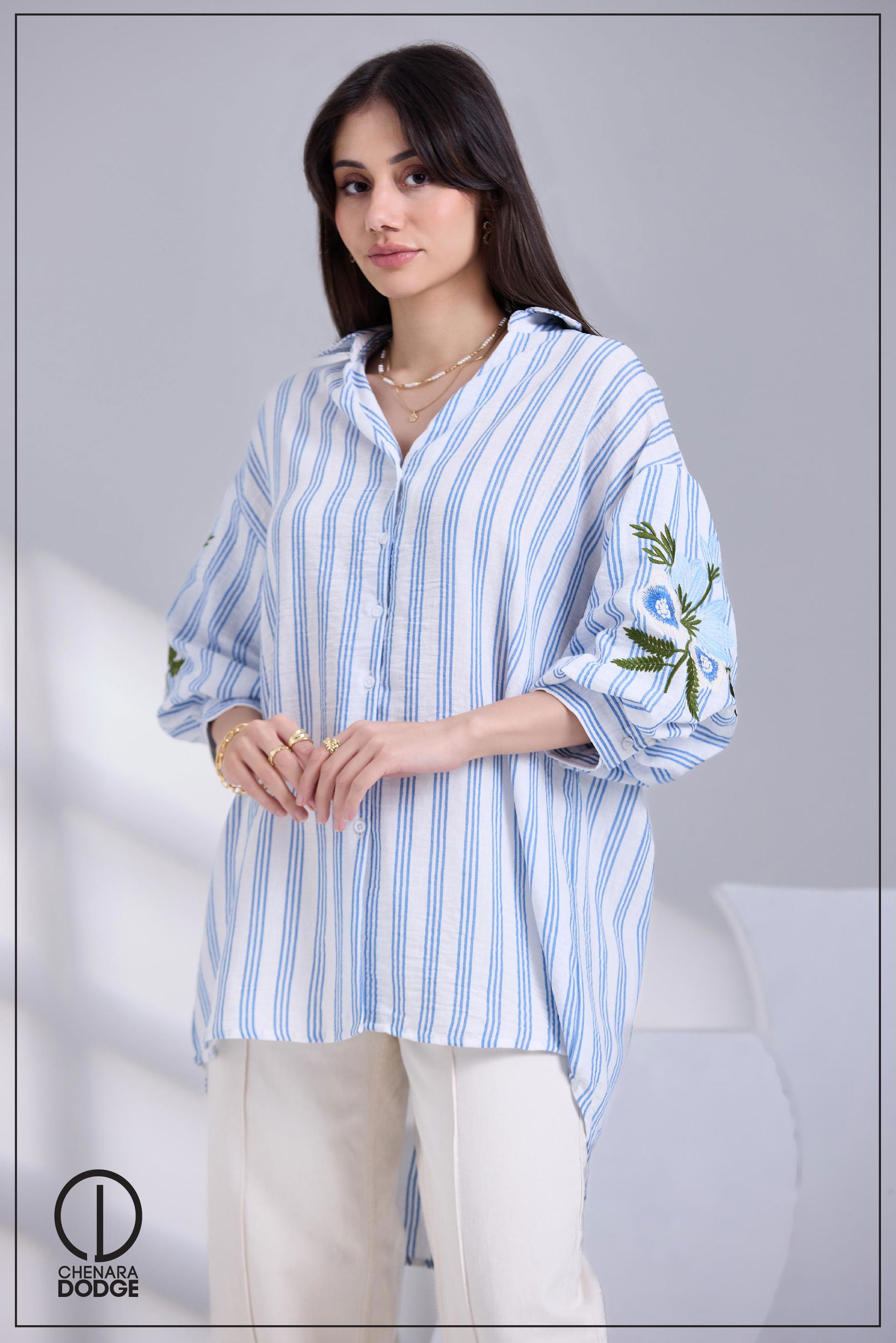 ELIZA OVERSIZED EMB TOP