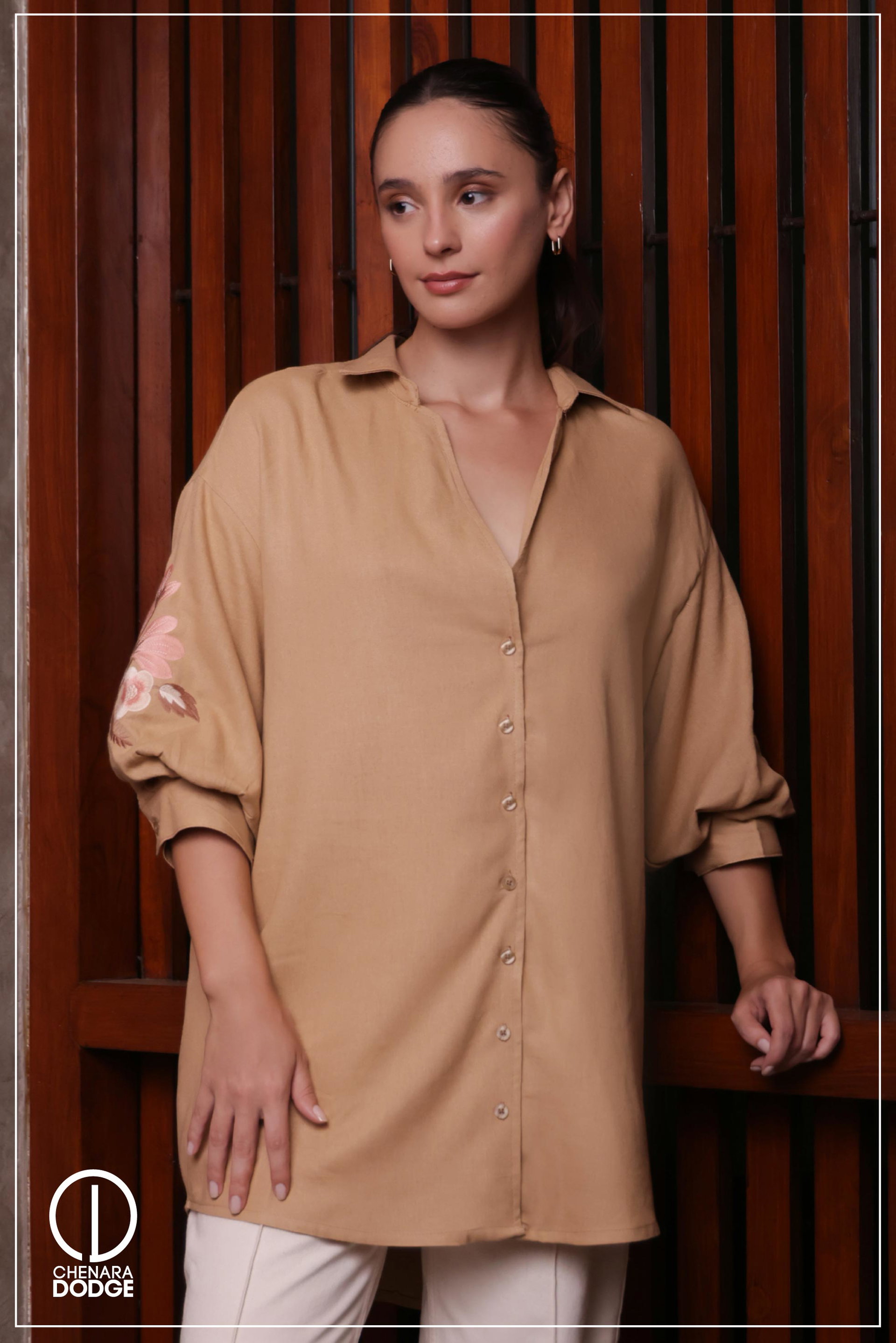ELIZA OVERSIZED EMB TOP