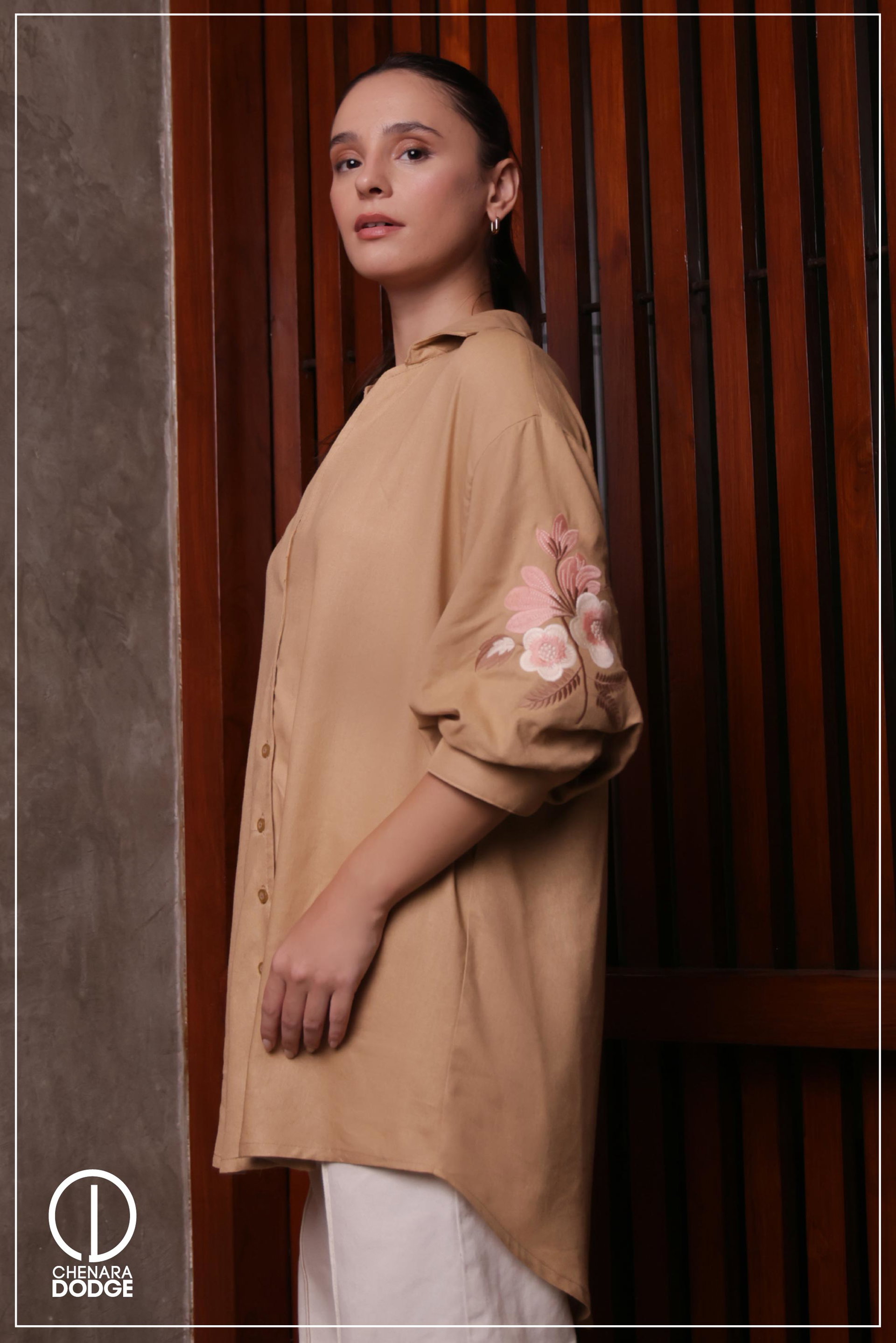 ELIZA OVERSIZED EMB TOP