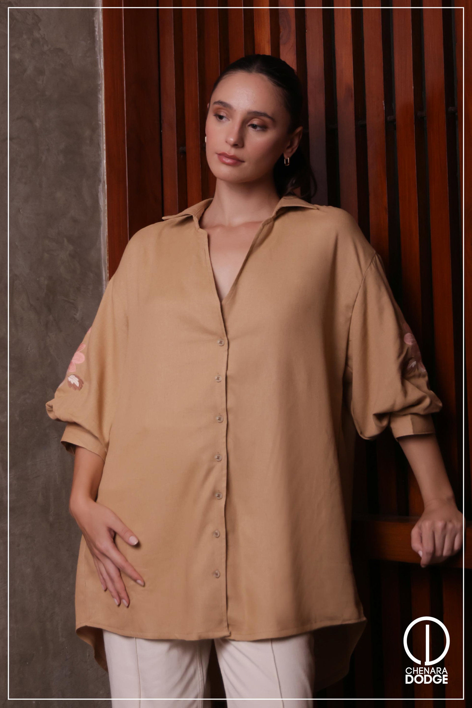 ELIZA OVERSIZED EMB TOP