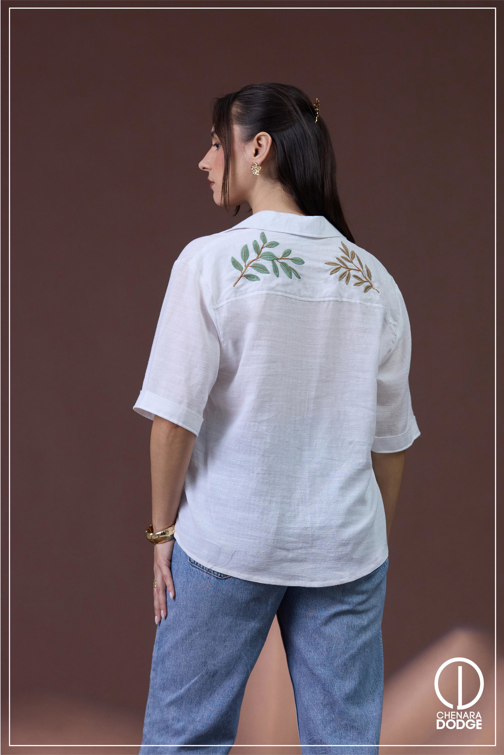 ELIZABETH DARE BUTTON DOWN EMB SHIRT