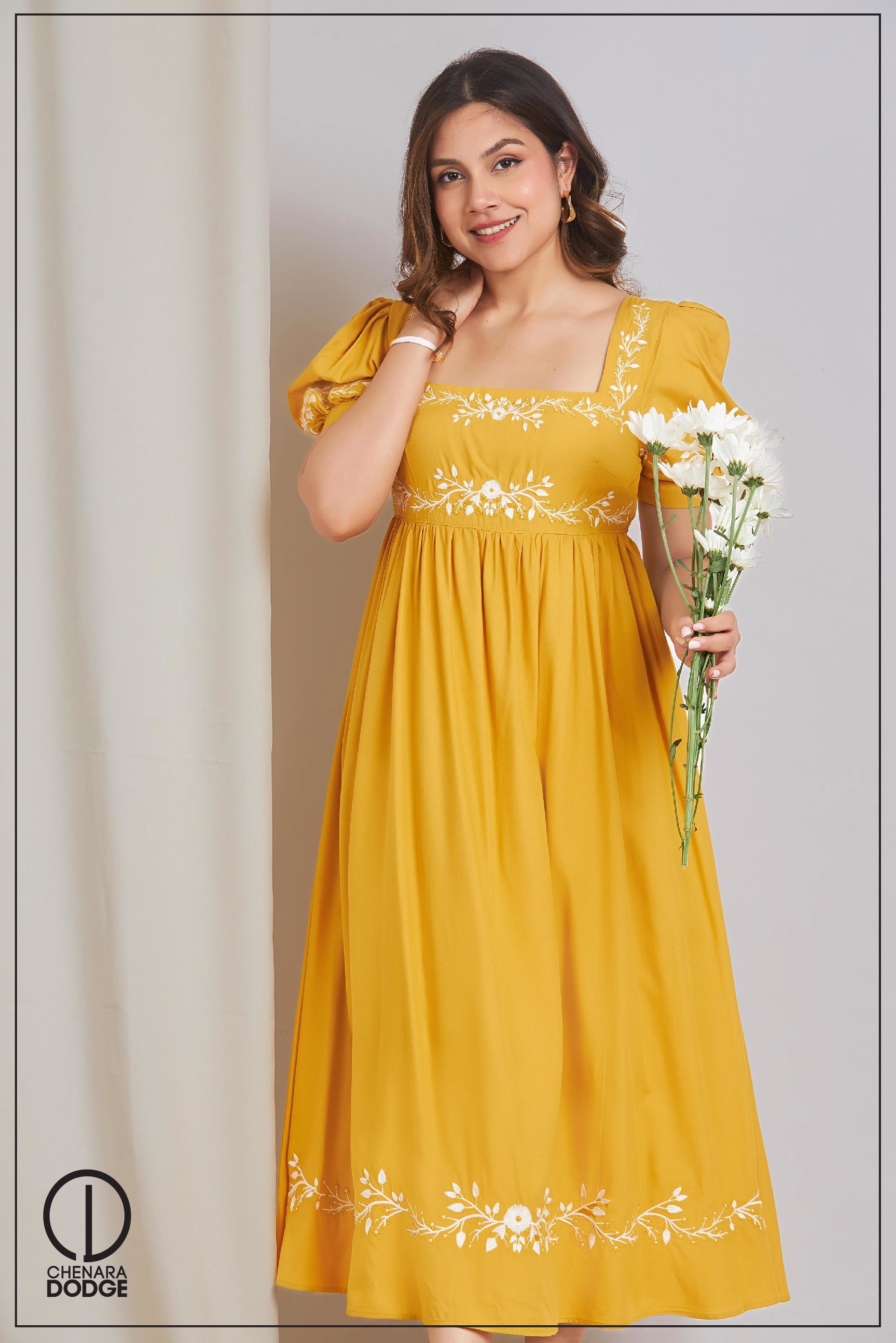 EllE EMBROIDERED MIDI DRESS