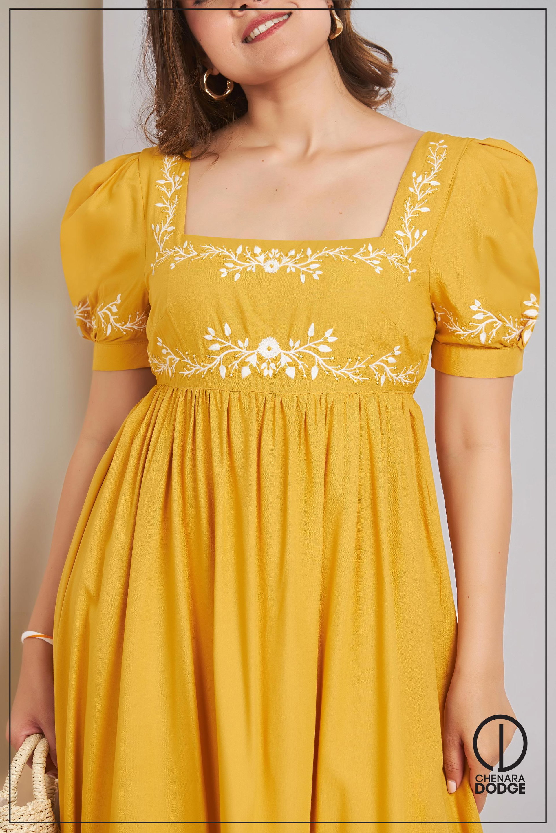 EllE EMBROIDERED MIDI DRESS