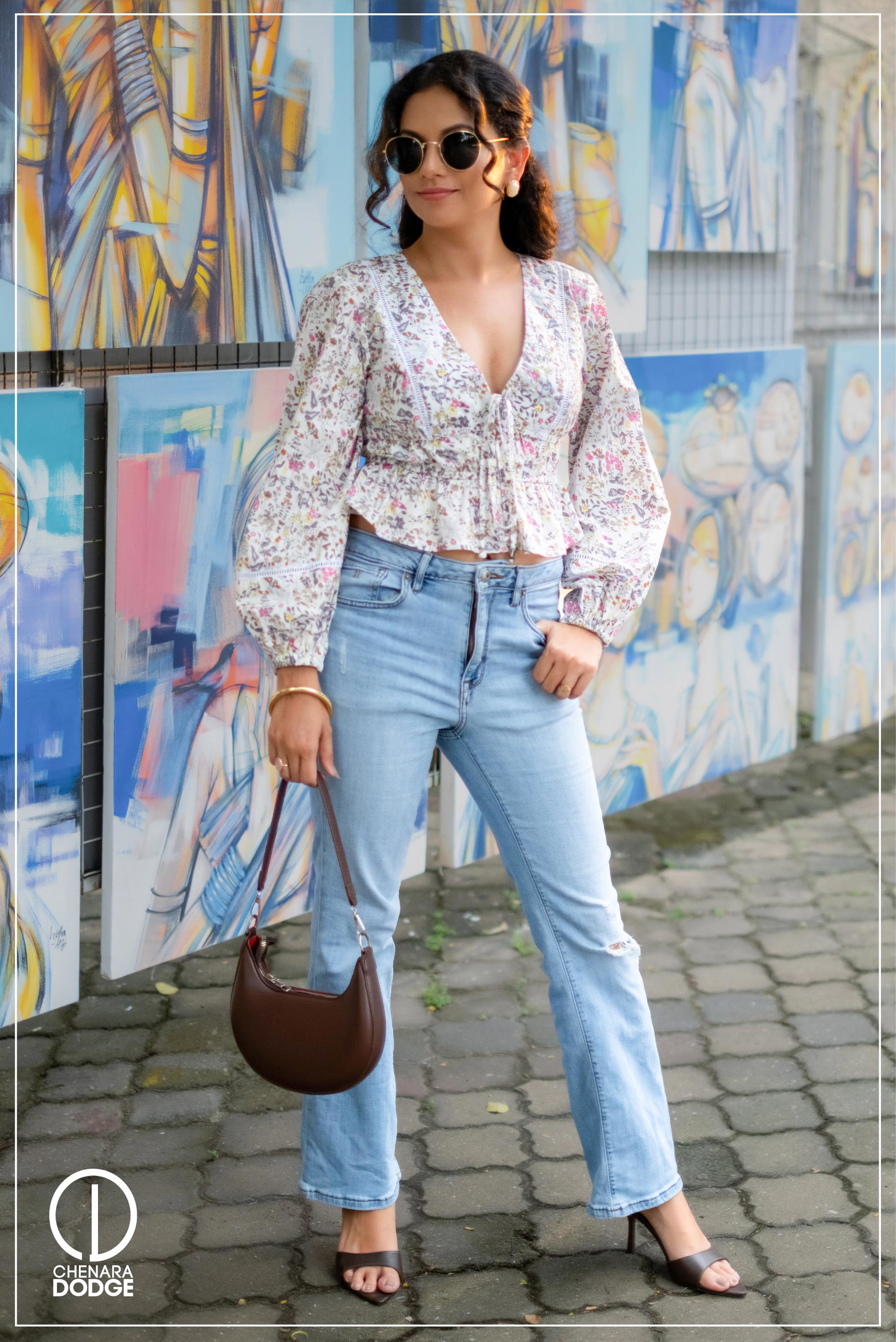 ELLE V NECK LACE DETAILED TOP