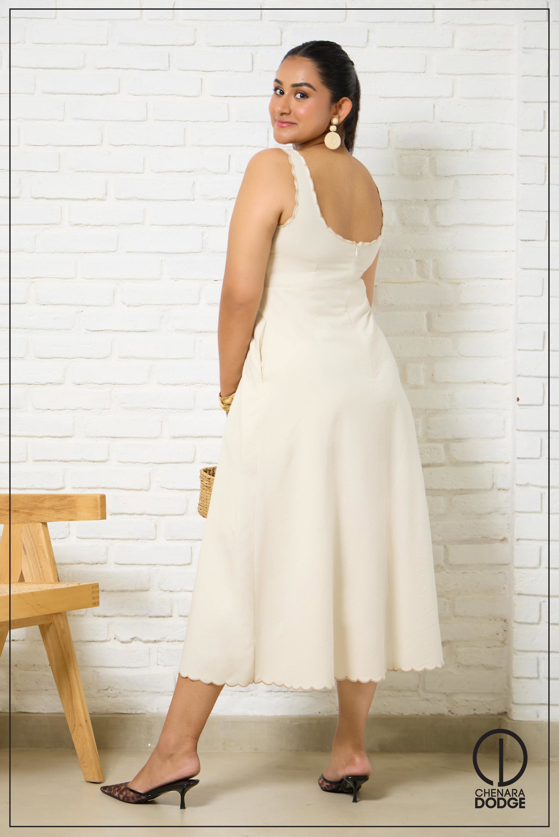 EVIE EMBROIDED MIDI DRESS