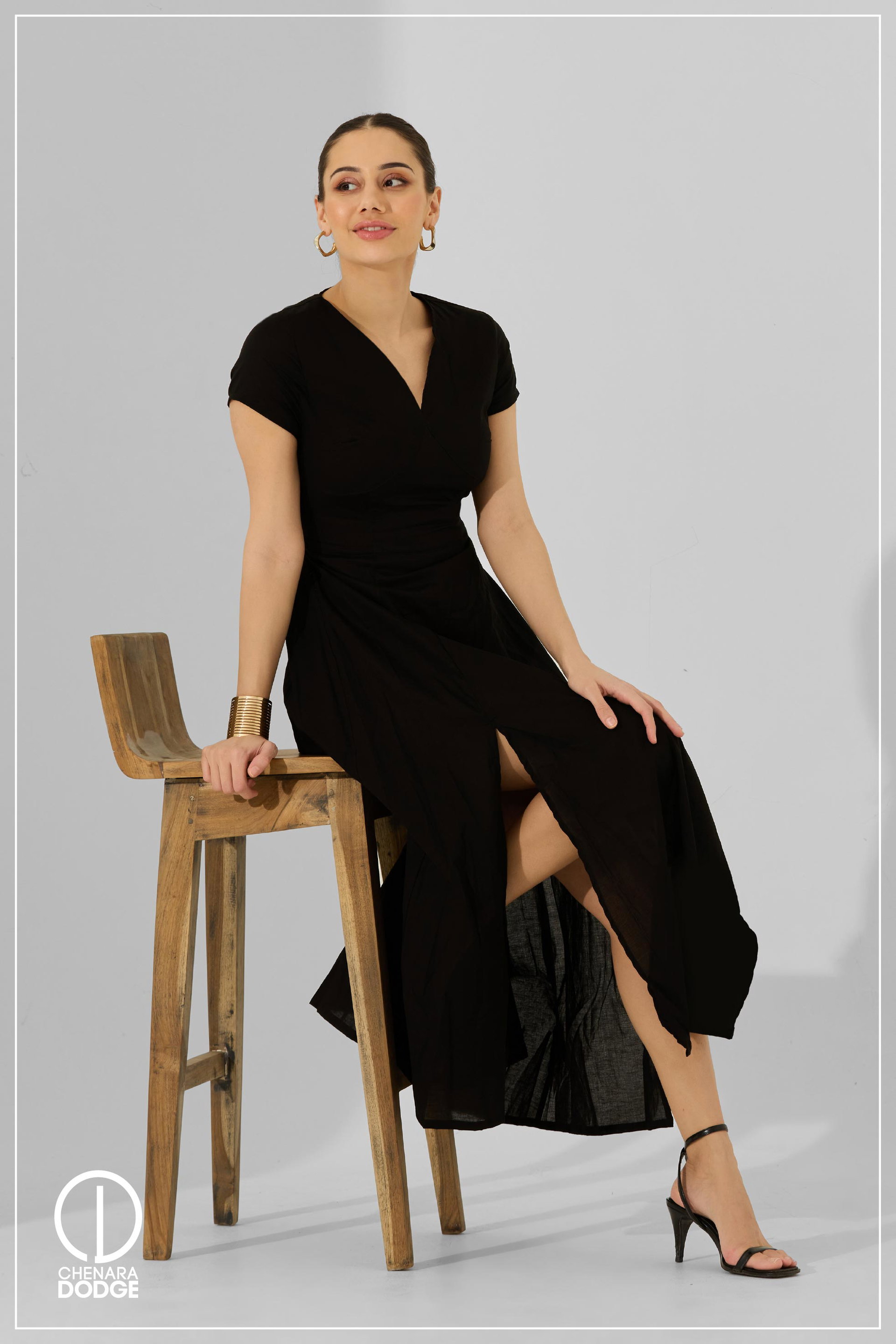FREYA V NECK MAXI DRESS 
